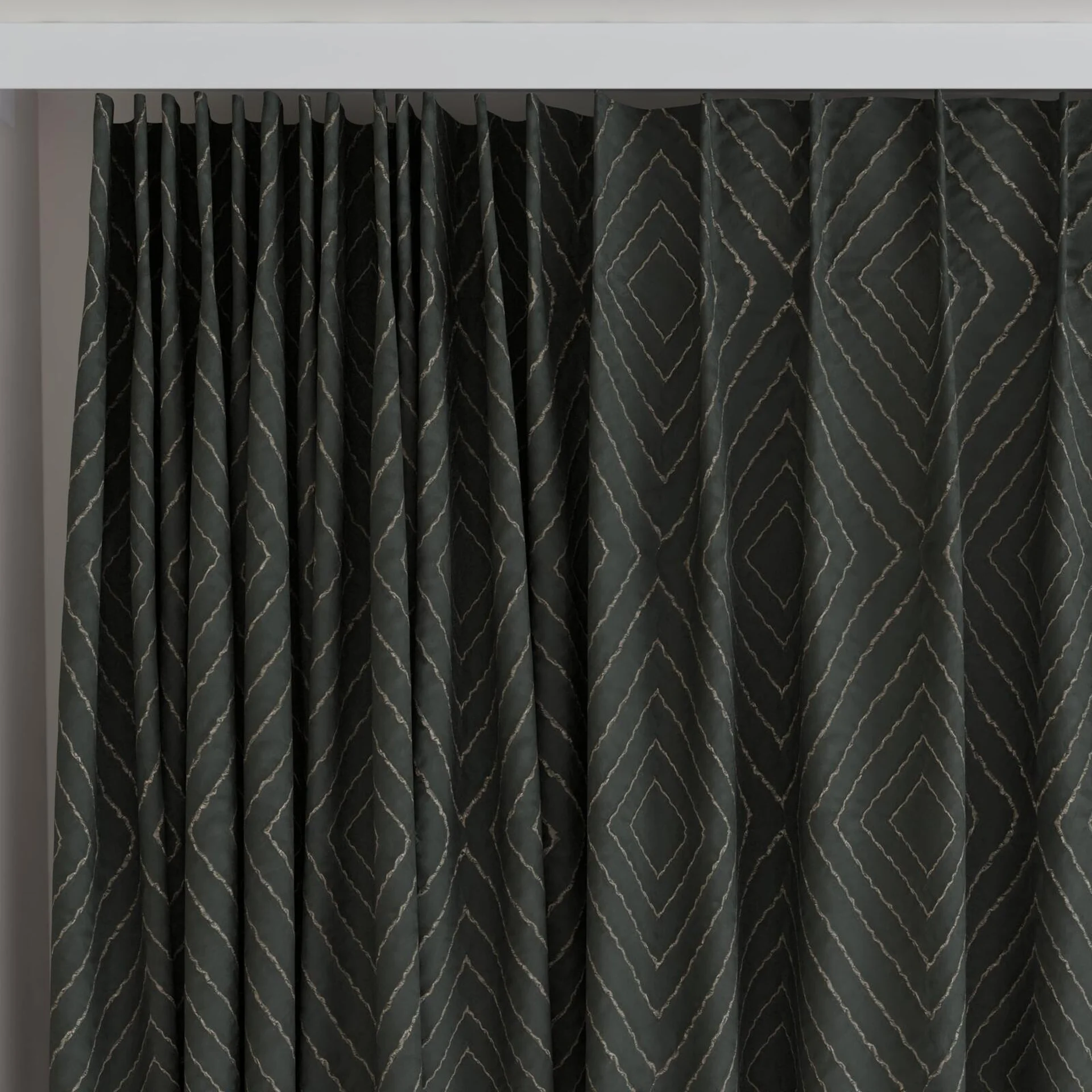 Top view of Intuition Carbon, on curtain rail