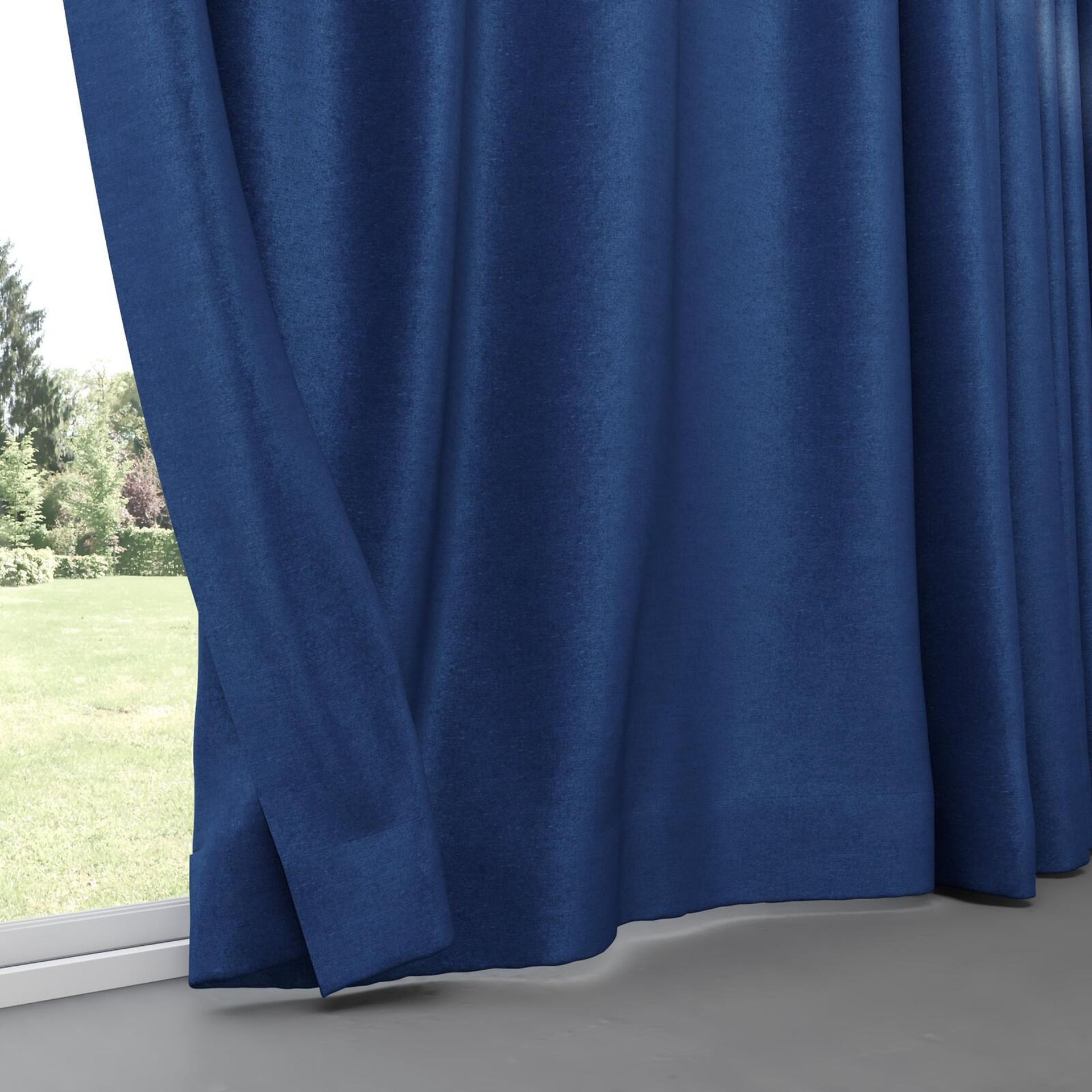 Bottom view of Drama Fjord, pinch pleat