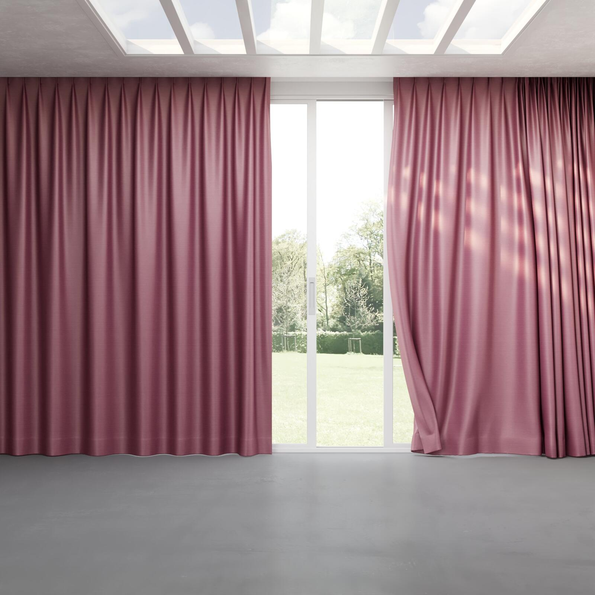 Full view of Silky Tulip, pinch pleat