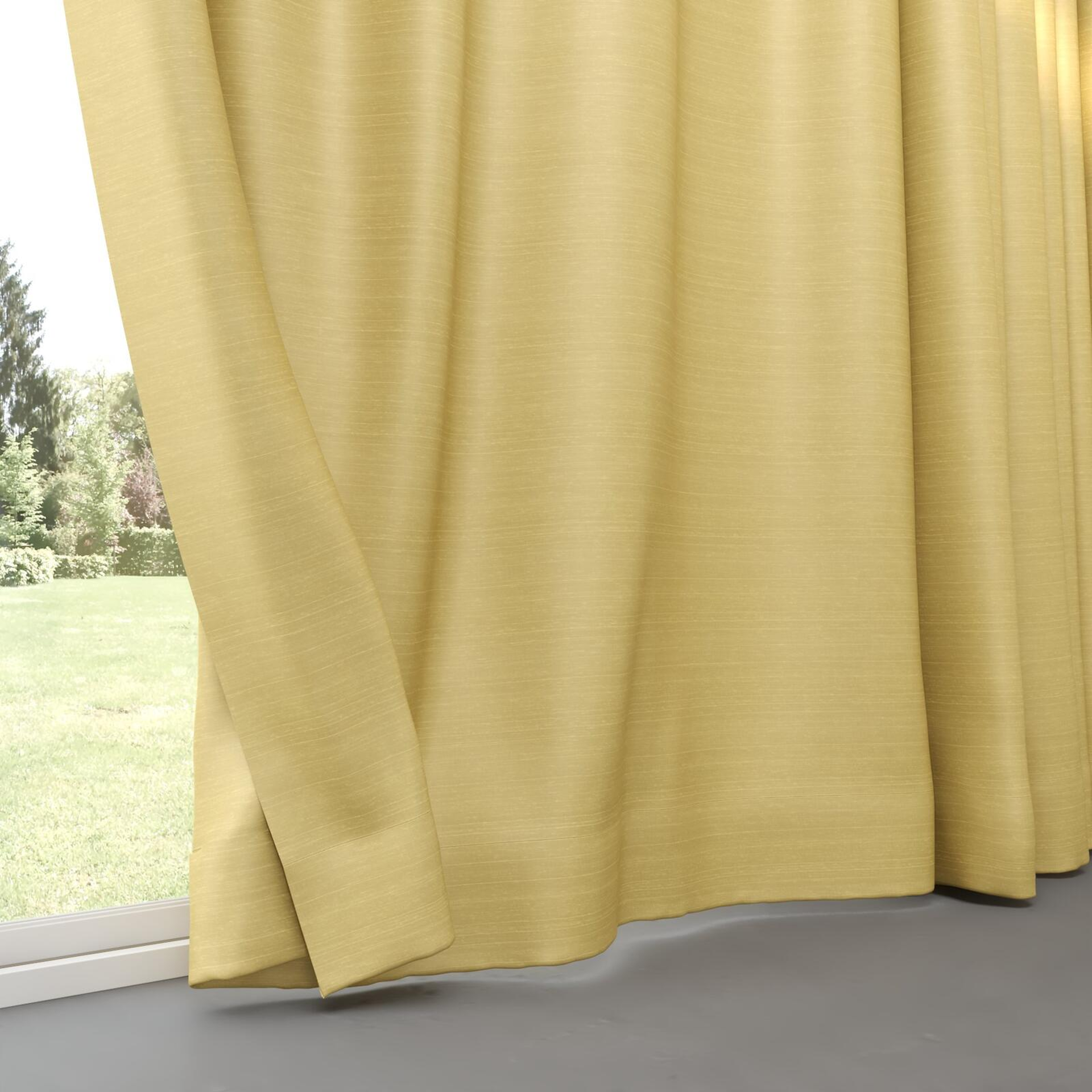 Bottom view of Silky Straw, pinch pleat