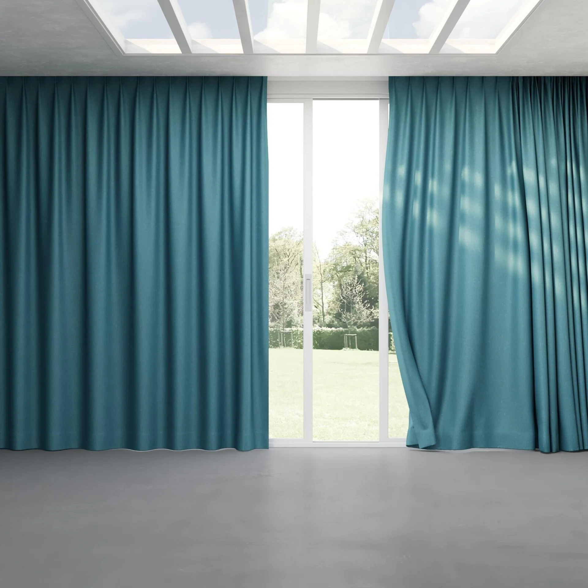 Full view of Bronco Hydro, pinch pleat