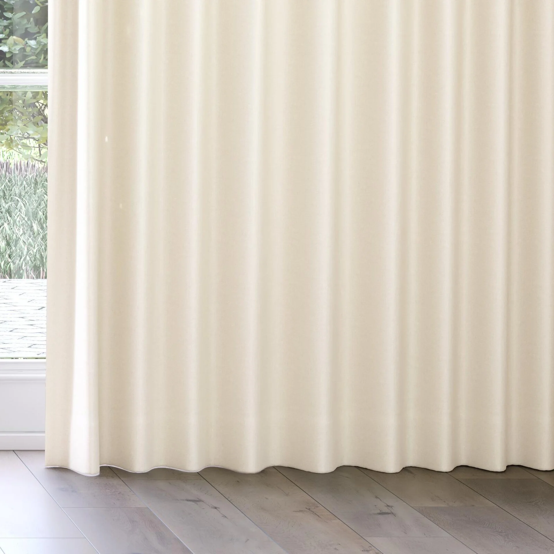 Bottom view of Excel Oyster, on curtain rail