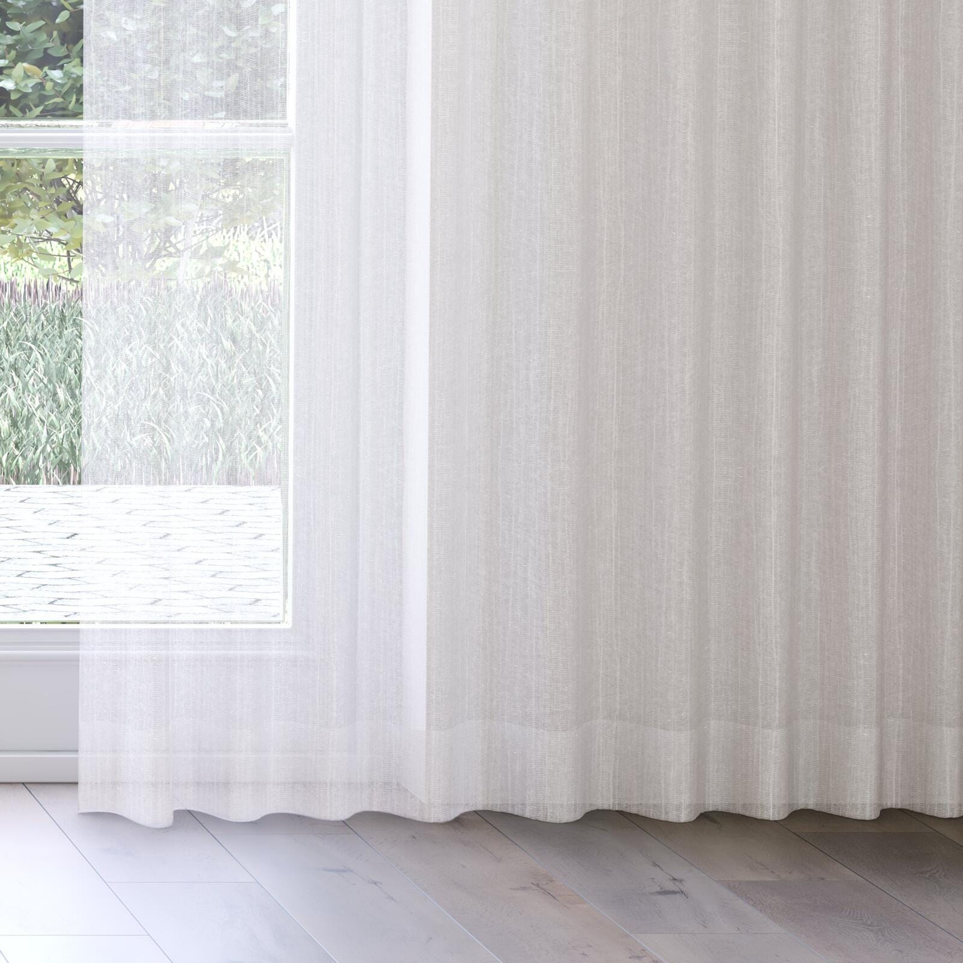 Bottom view of Sonata Dawn, on curtain rail