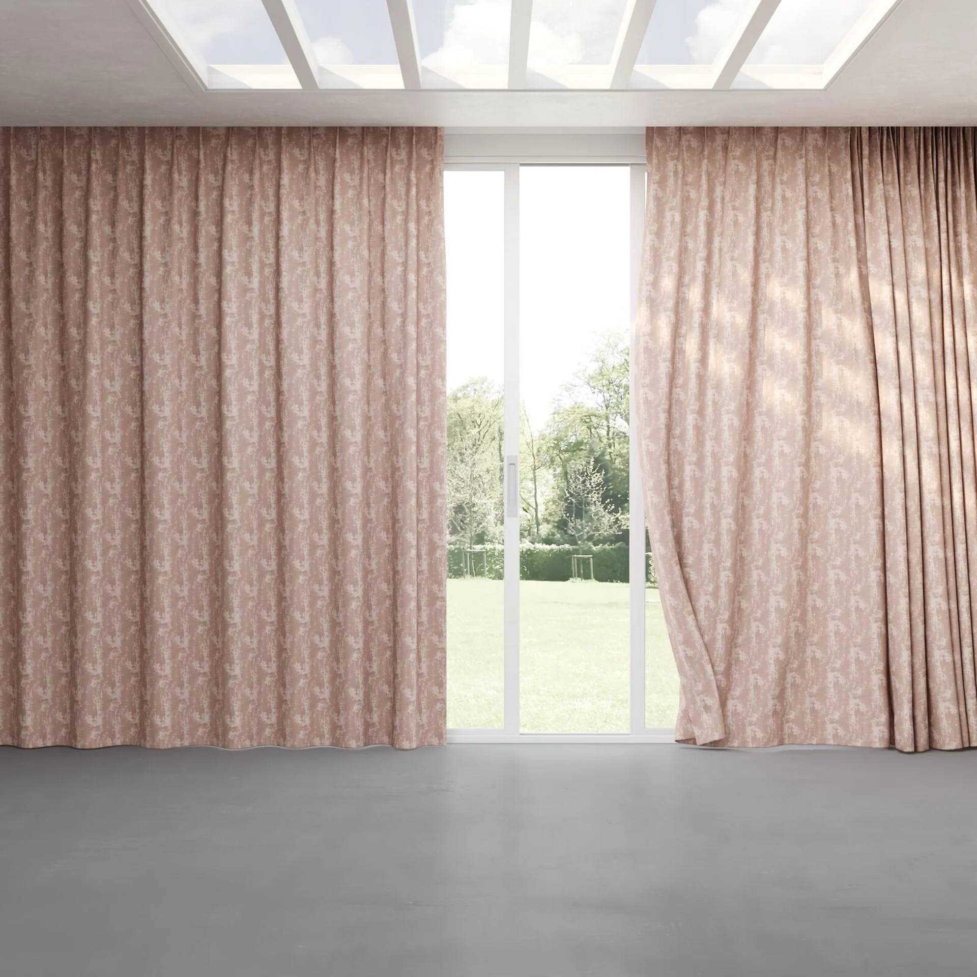 Full view of Innovation Fresco, pinch pleat