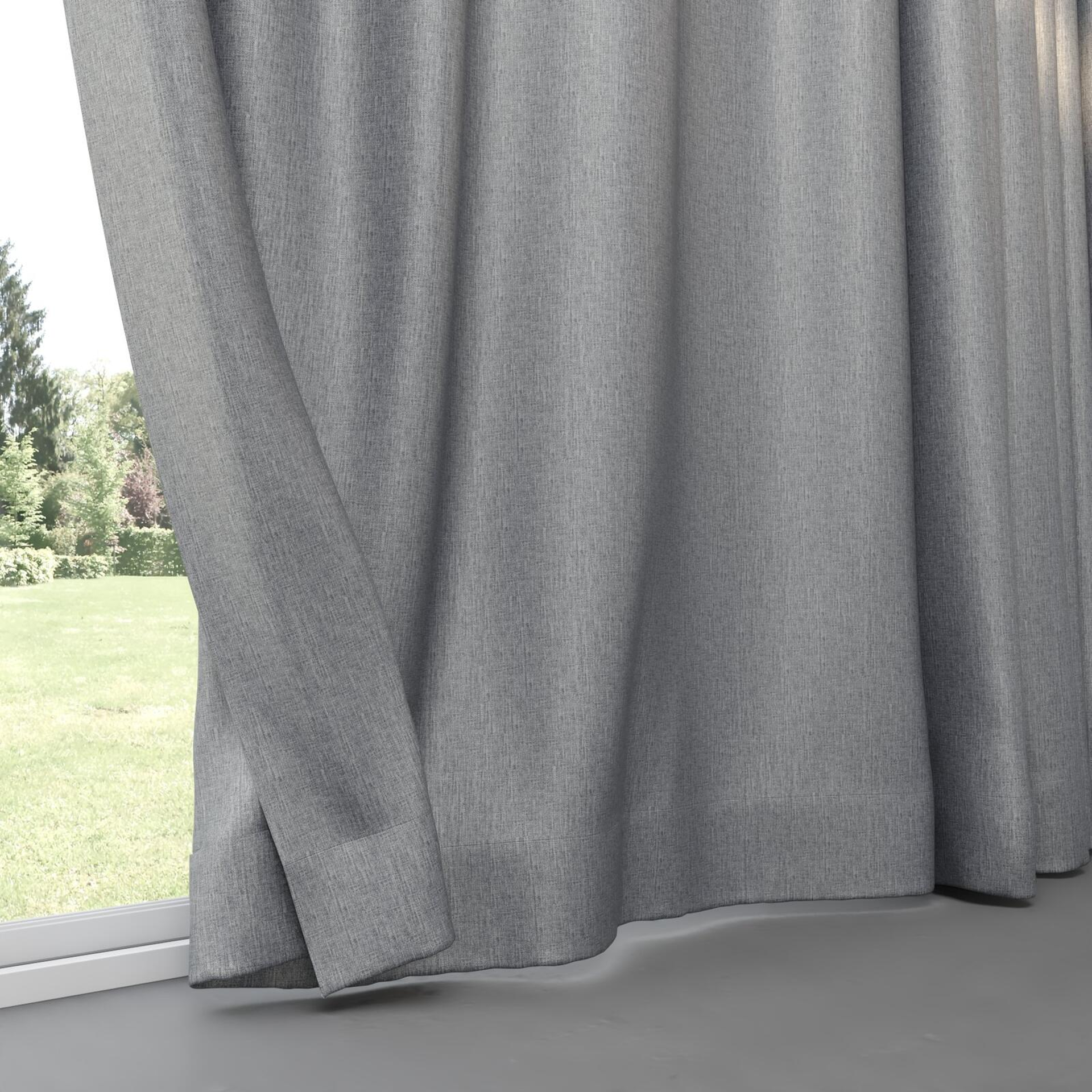Bottom view of Matrix Shark, pinch pleat
