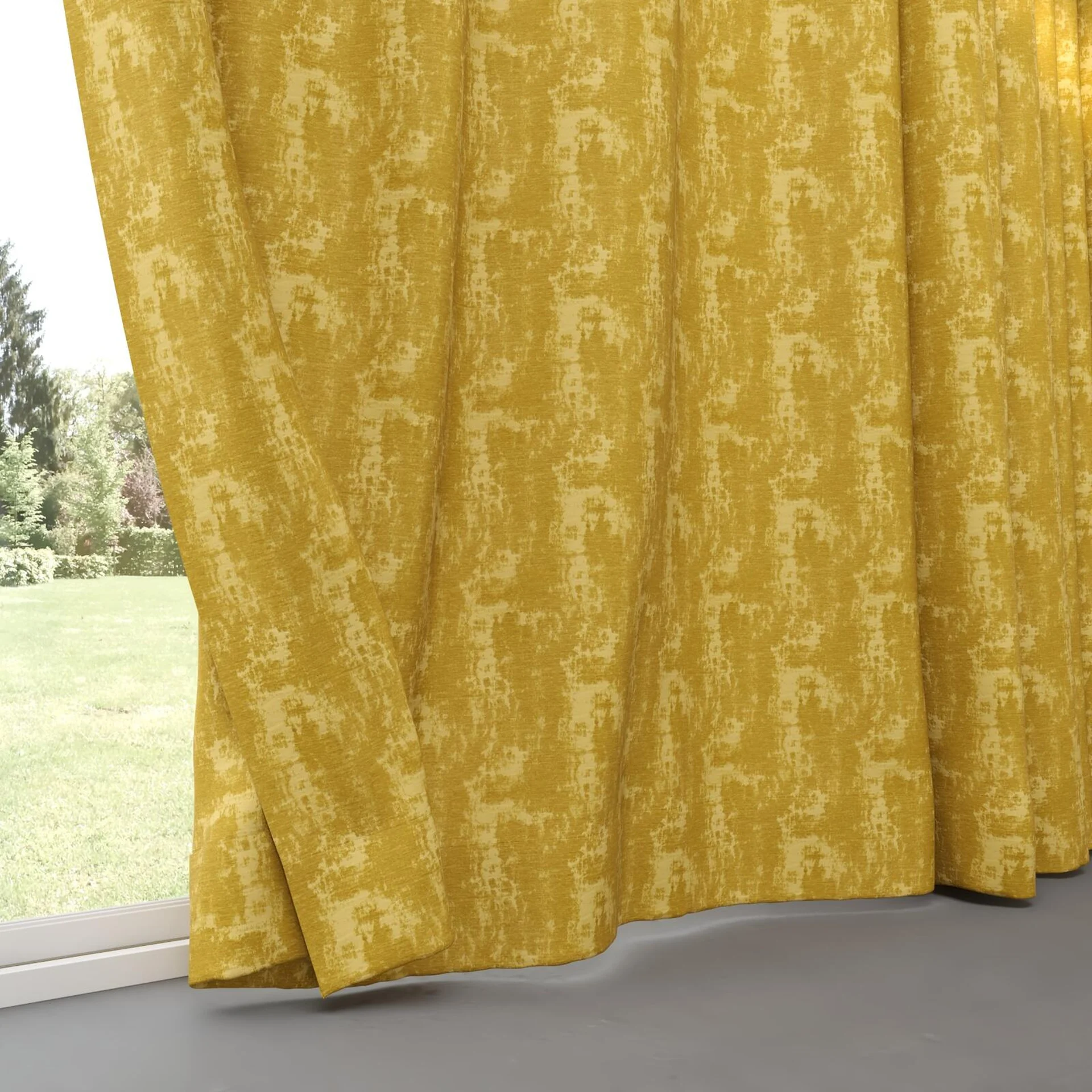 Bottom view of Innovation Gold, pinch pleat