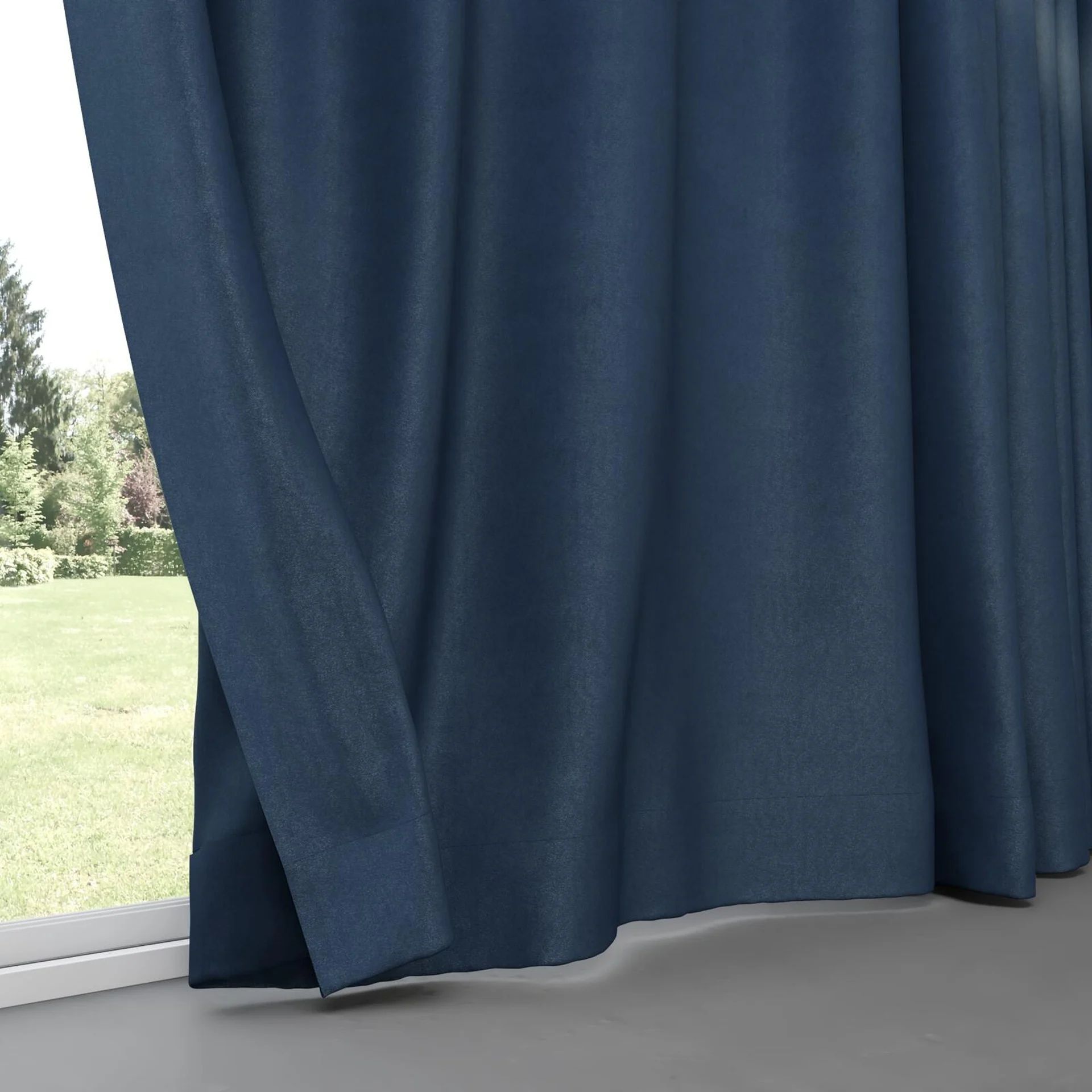 Bottom view of Lech Petrol, pinch pleat