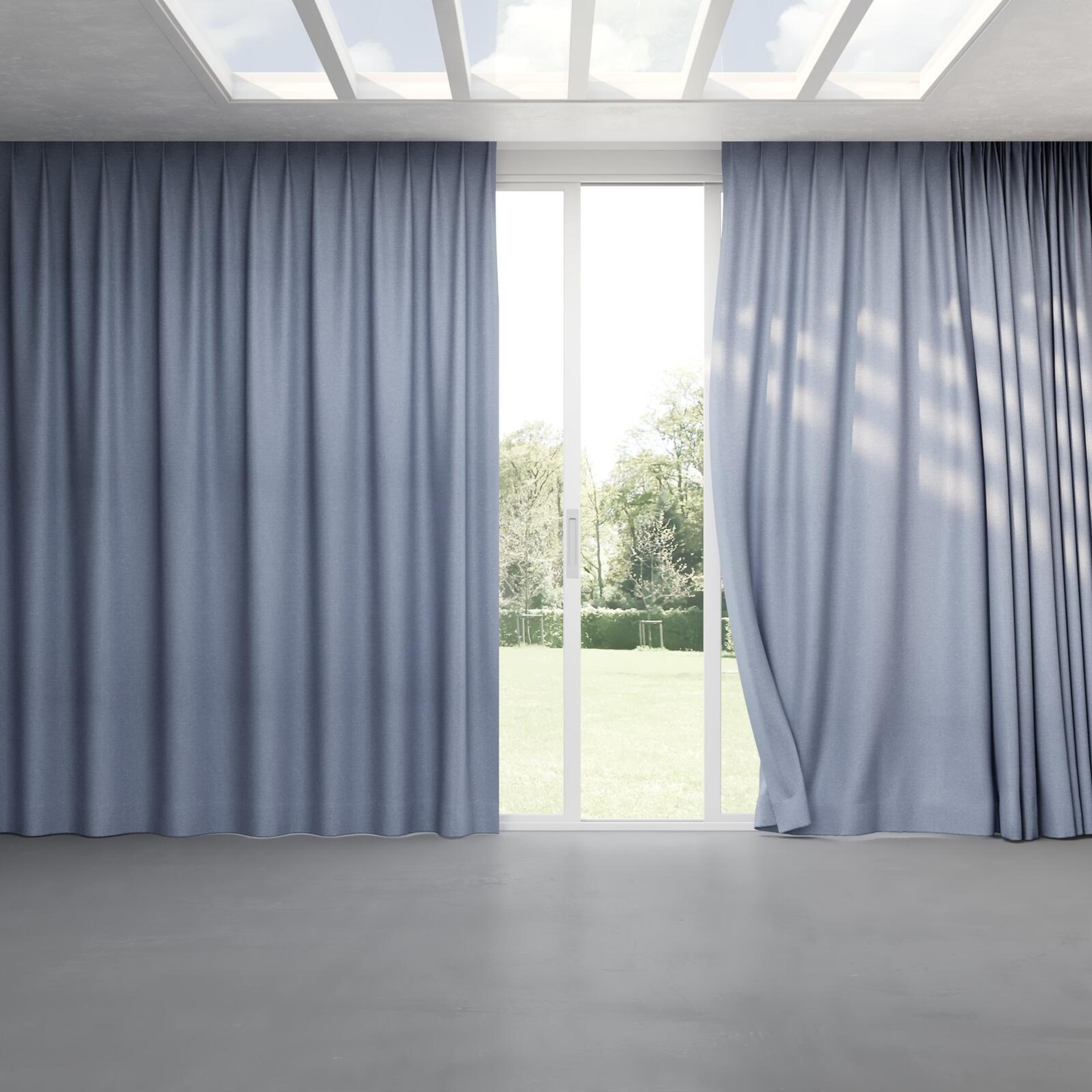 Full view of Goa Ocean, pinch pleat