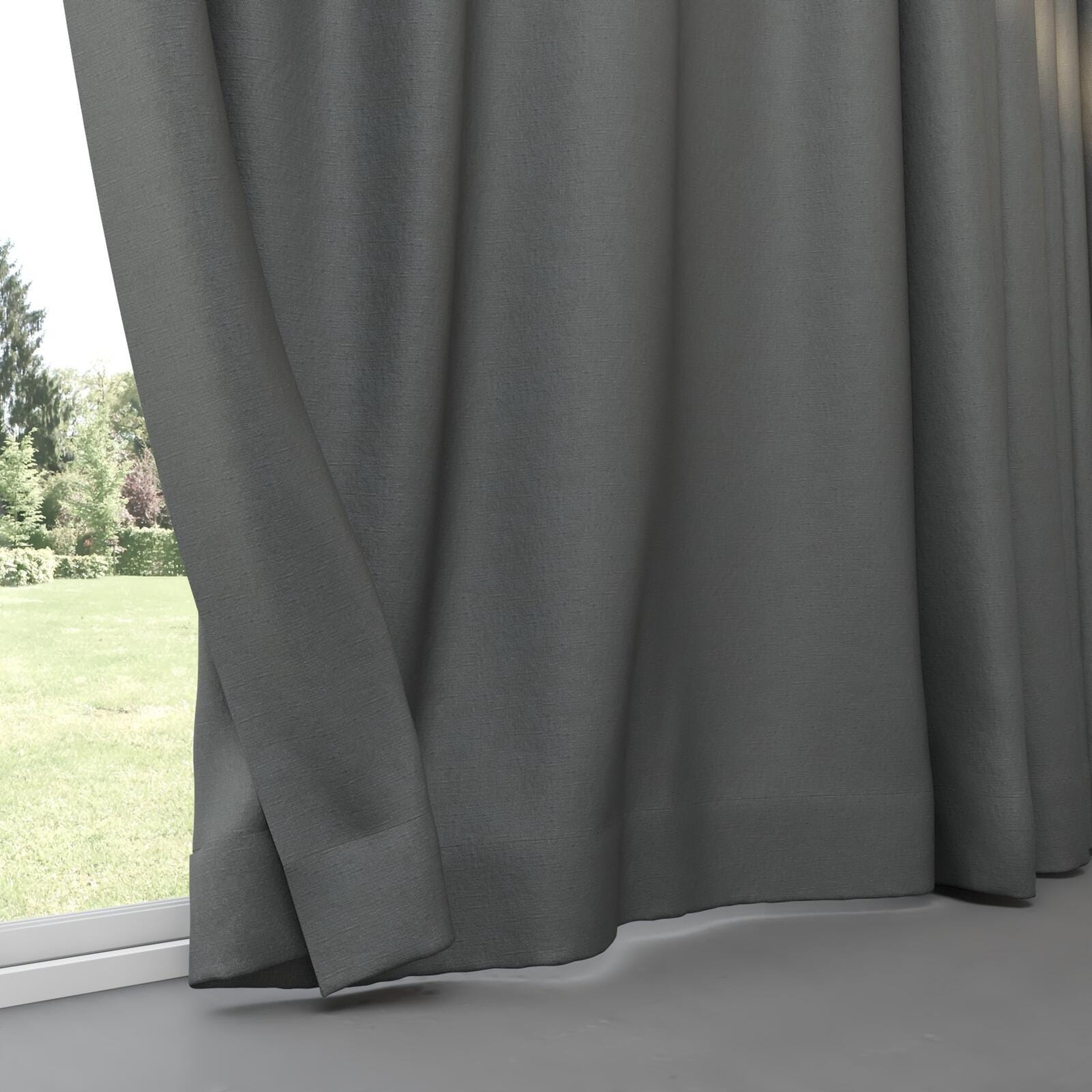 Bottom view of Eternal Smoke, pinch pleat