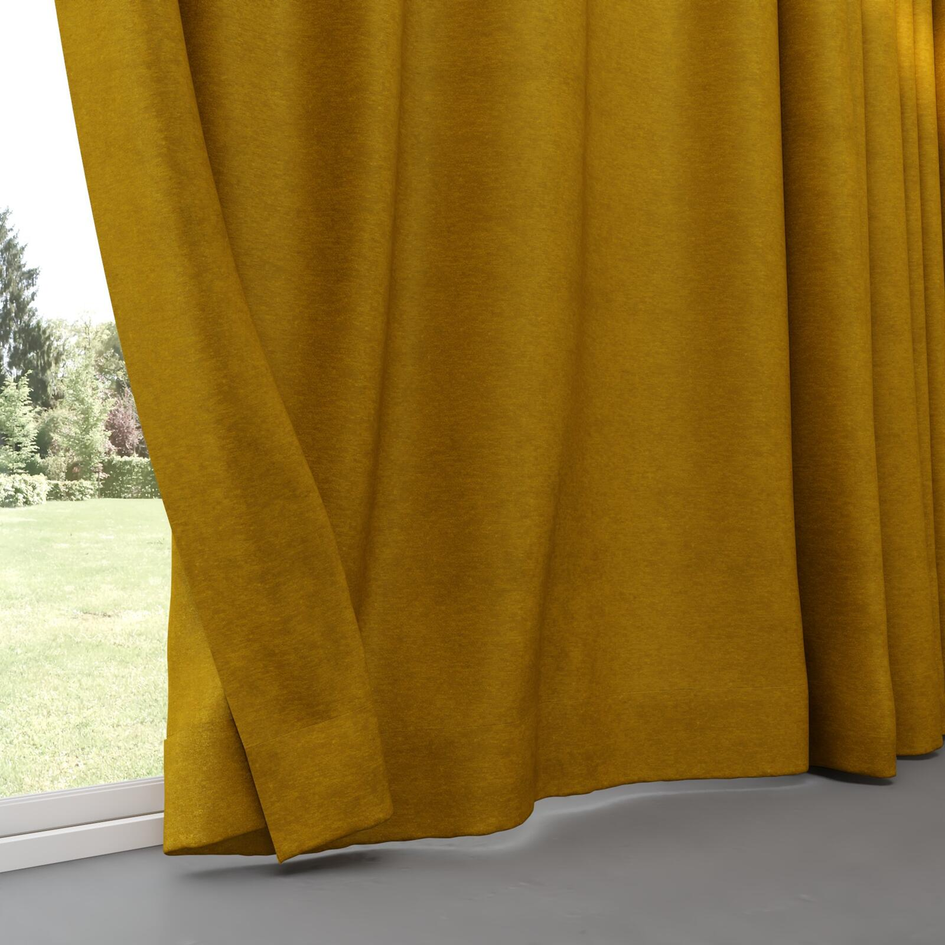 Bottom view of Baron Gold, pinch pleat