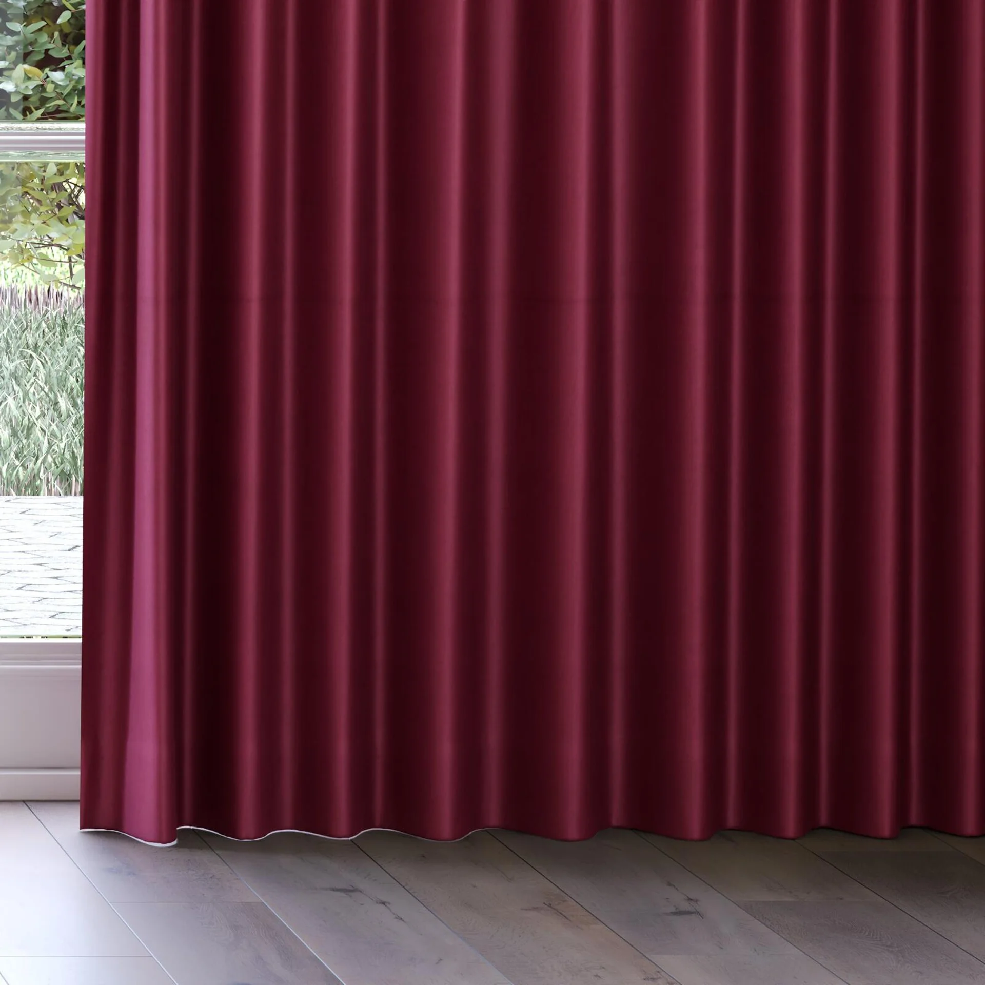 Bottom view of Warlock Passion, on curtain rail
