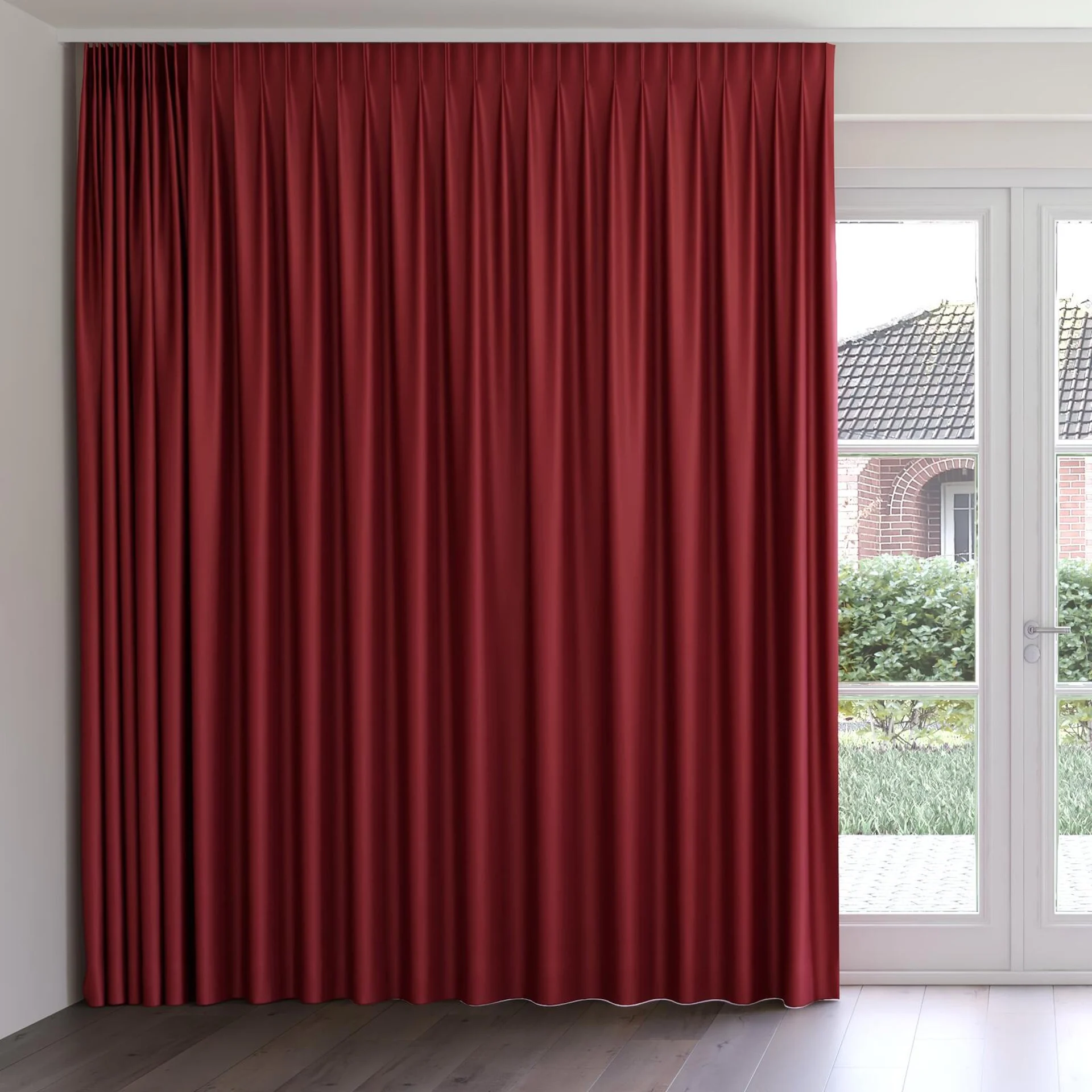 Front view of Stallion 2 UC Bordeaux, on curtain rail