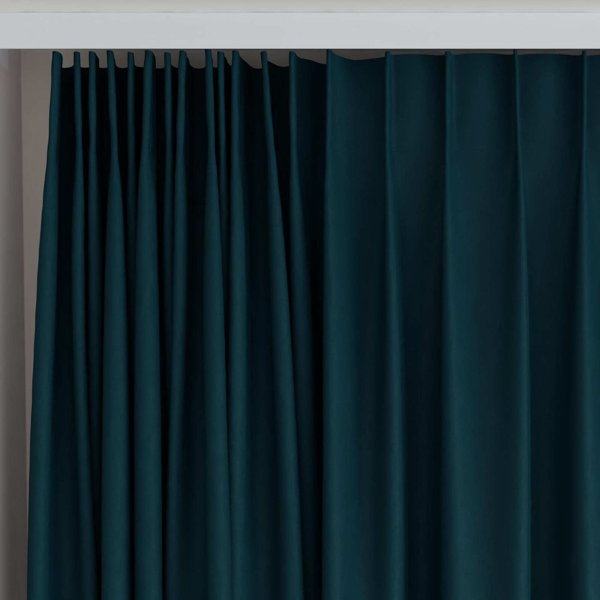 Top view of Vela Emerald, on curtain rail