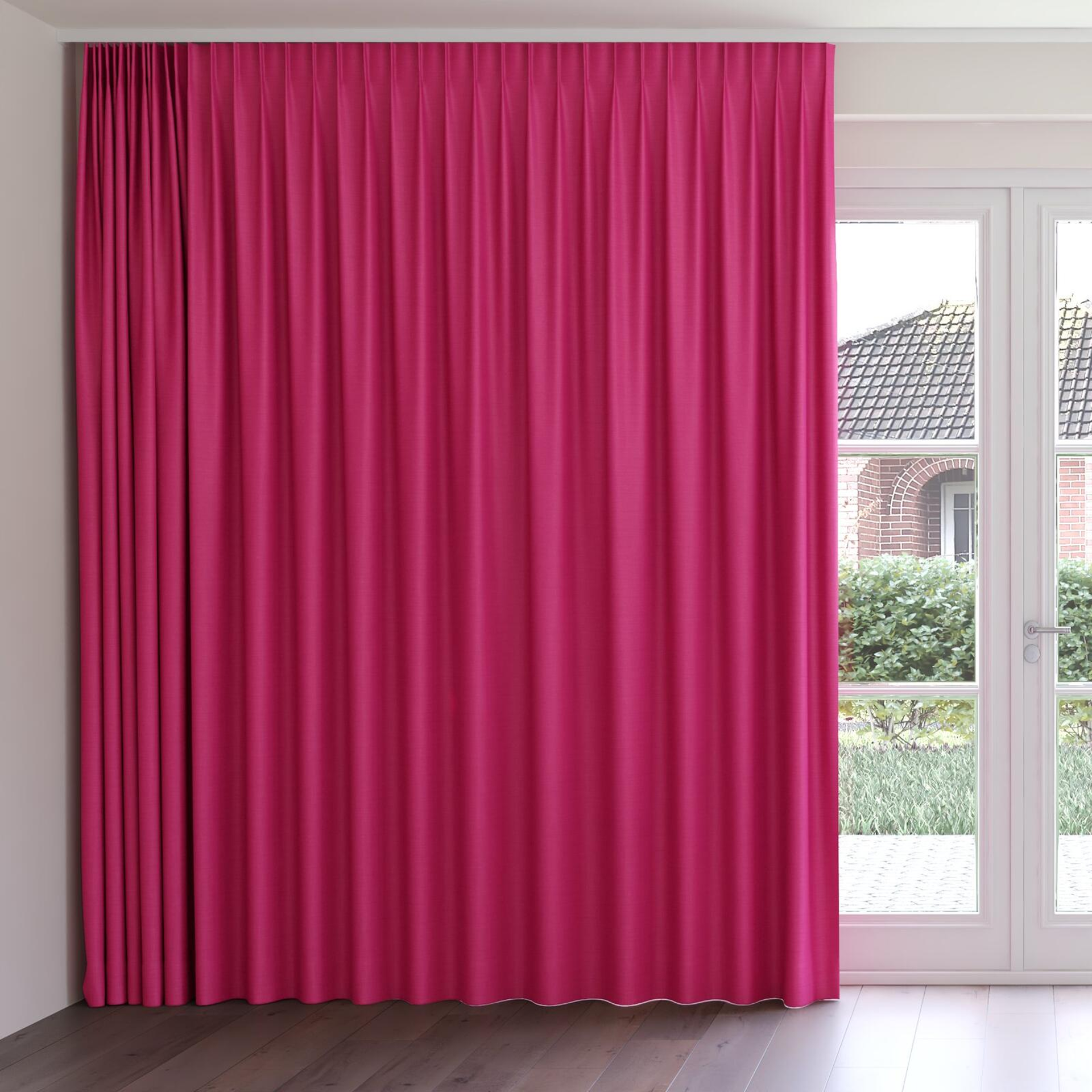 Front view of Linex Crocus, on curtain rail