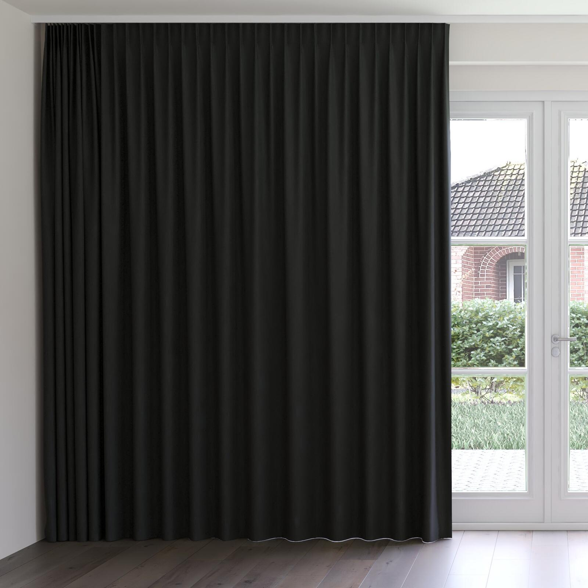 Front view of Northstar Onyx, on curtain rail