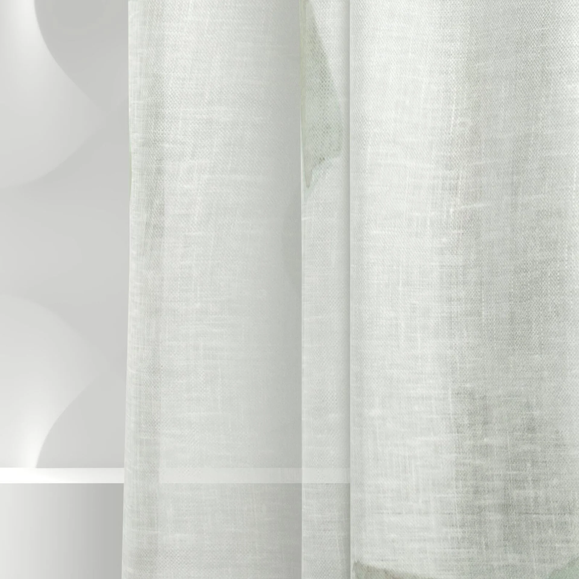 Detailed view of Magnolia Grande Sheer Musk