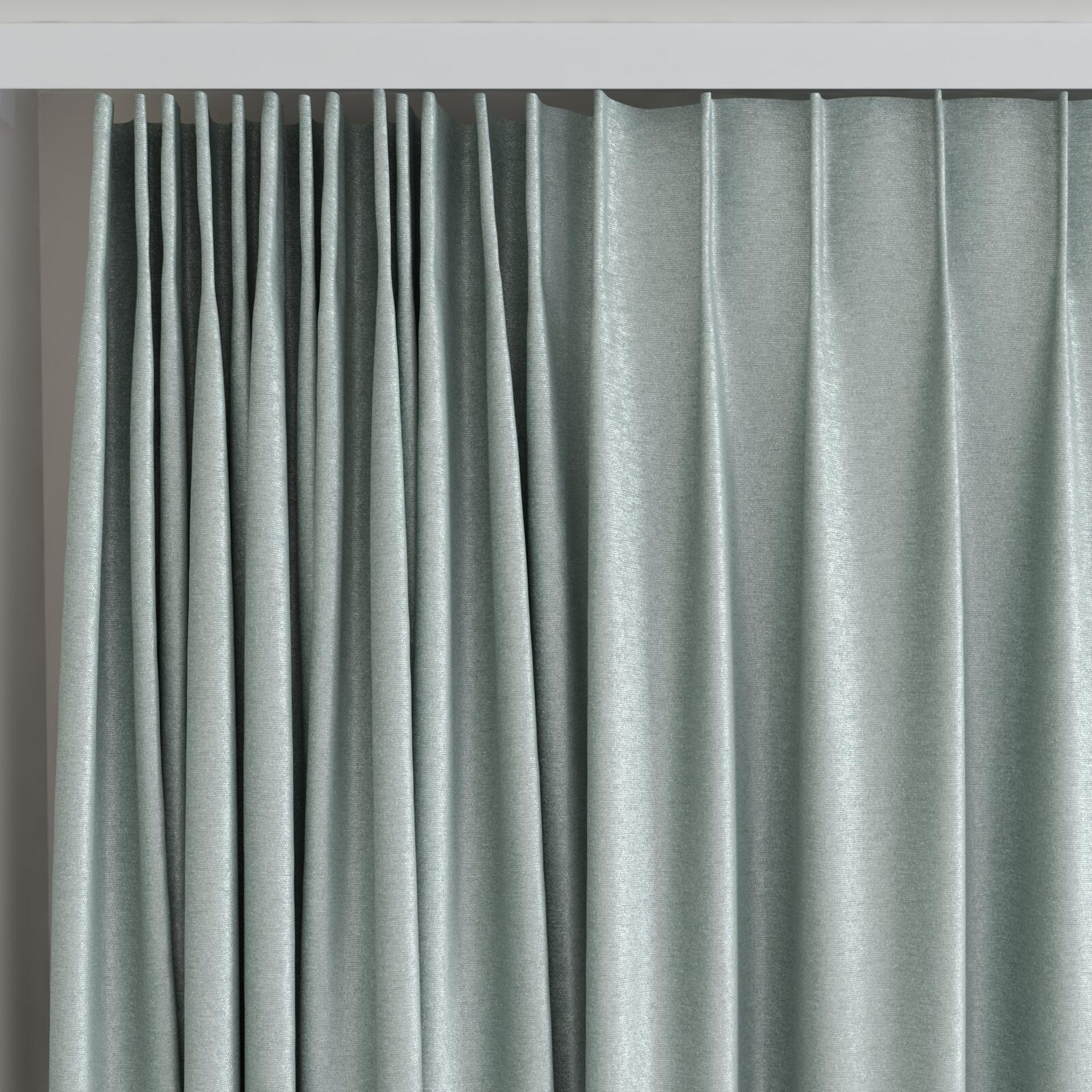 Top view of Recharge Soft, on curtain rail