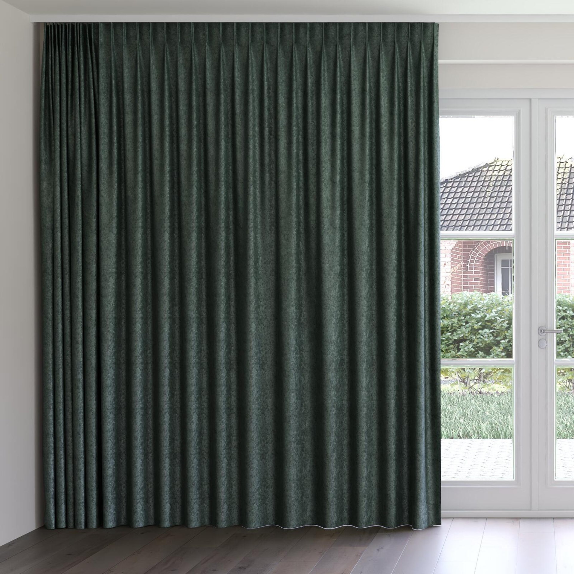 Front view of Opera Mineral, on curtain rail