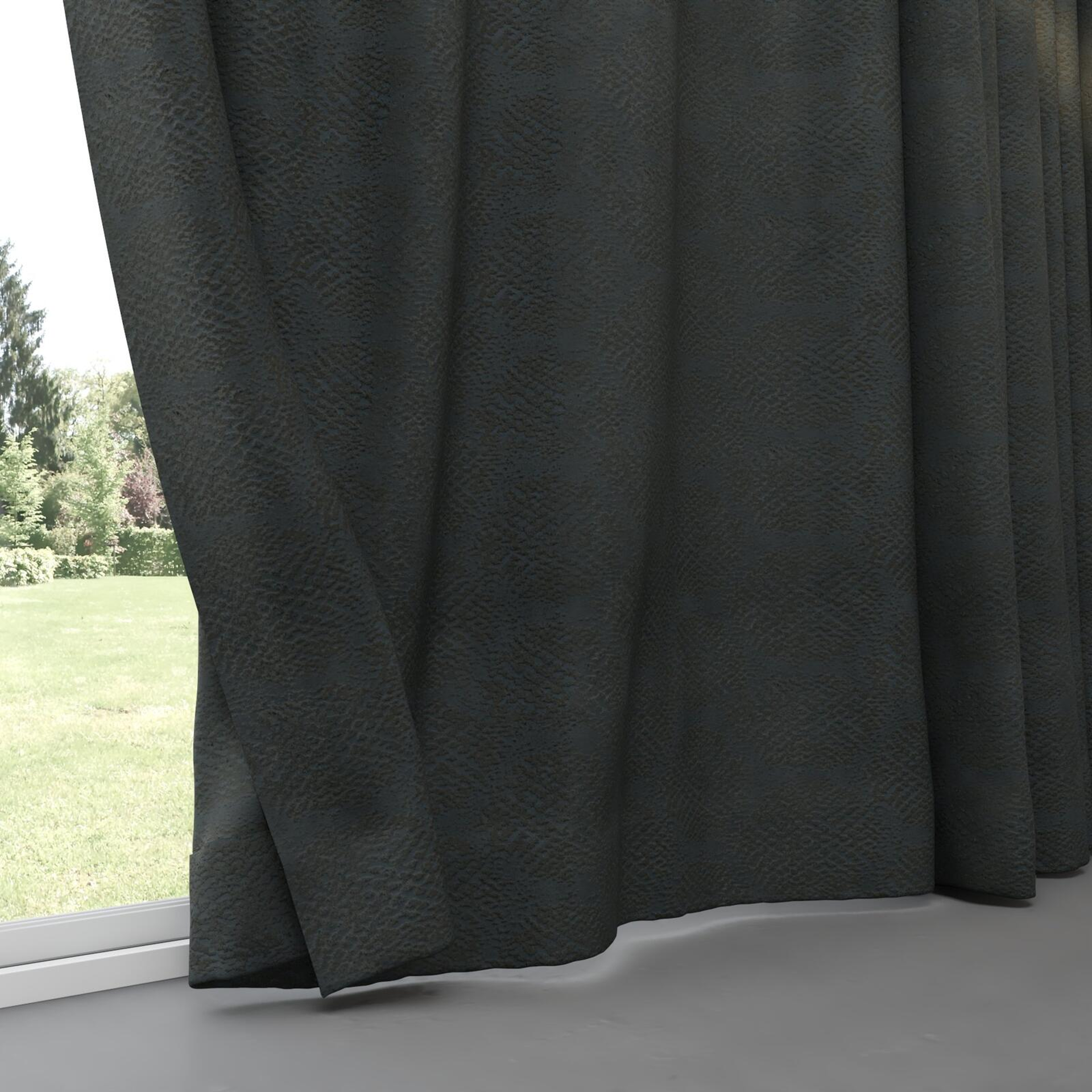 Bottom view of Gilda Night, pinch pleat