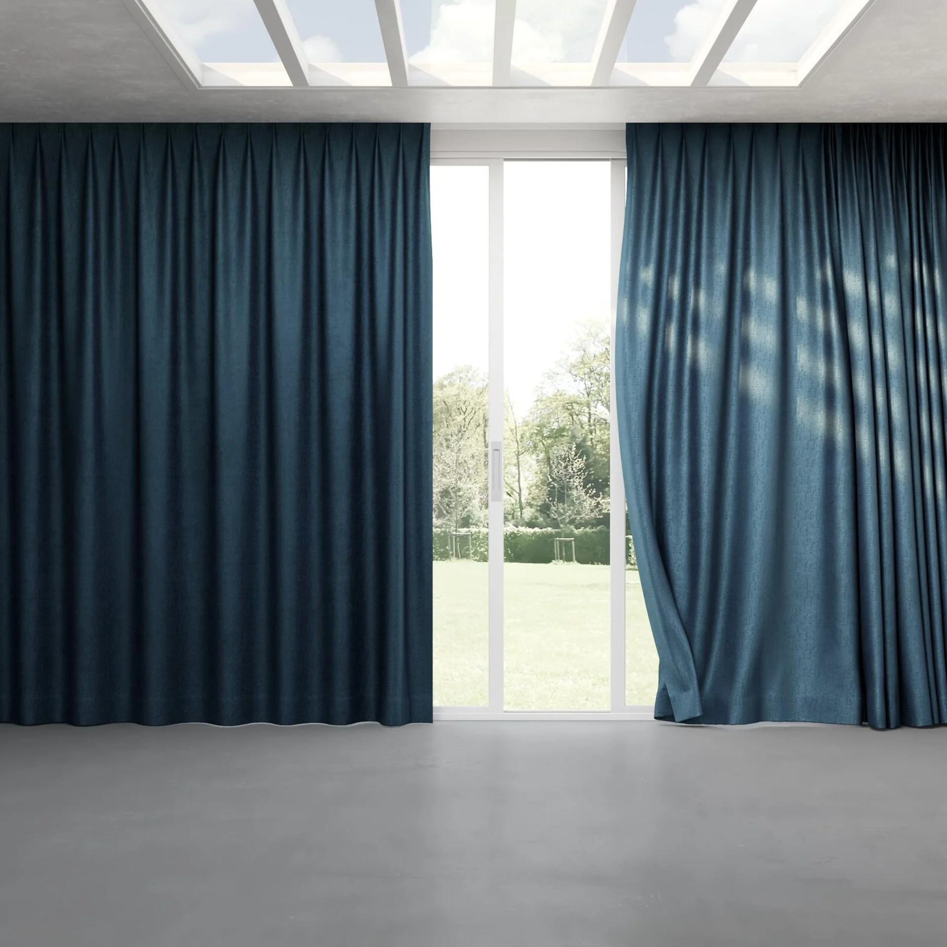 Full view of Hug Hydro, pinch pleat