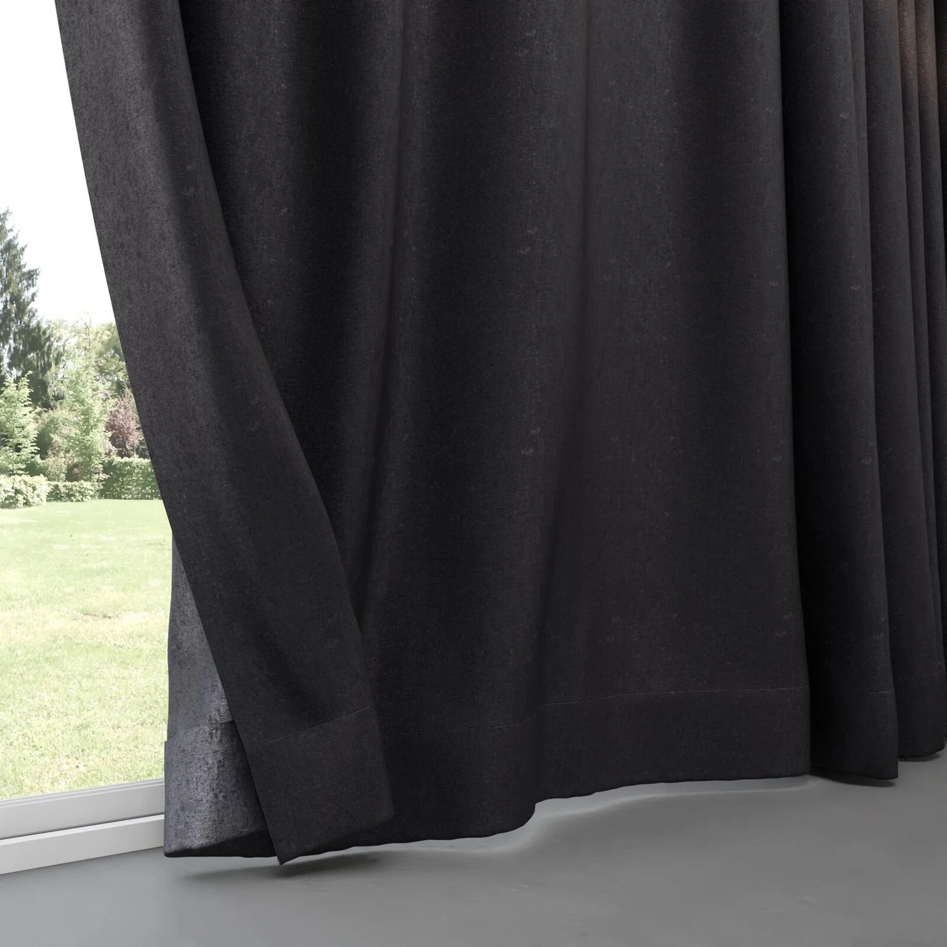 Bottom view of Recharge Anthracite, pinch pleat