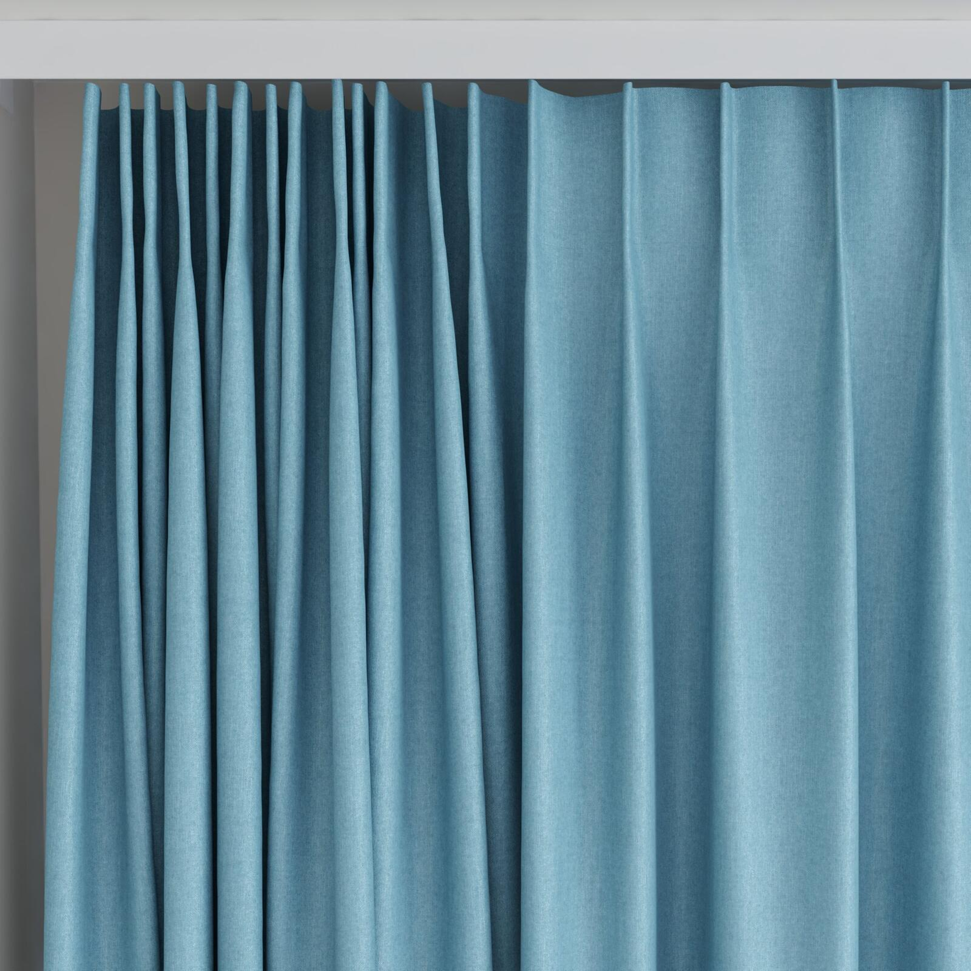 Top view of Cushy Niagara, on curtain rail