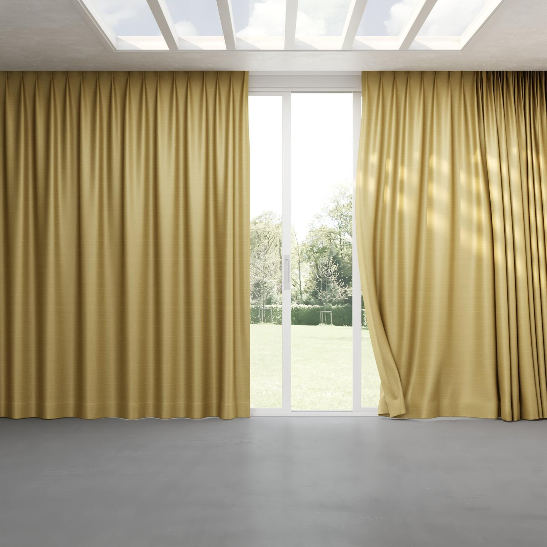 Full view of Silky Tinsel, pinch pleat