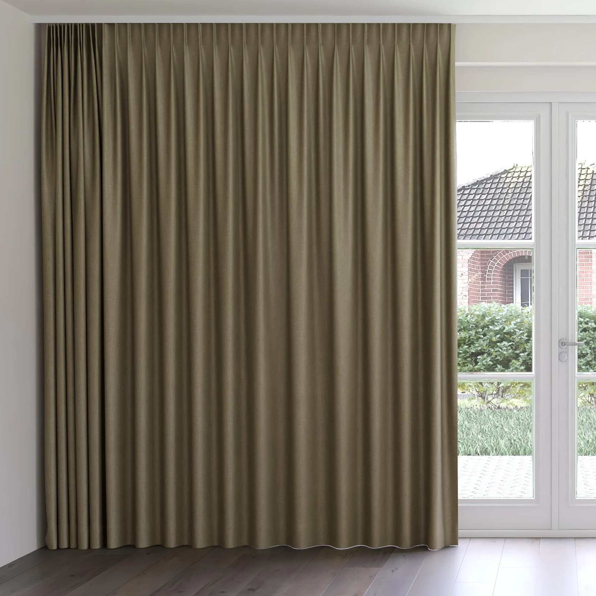 Front view of Bronco Dune, on curtain rail