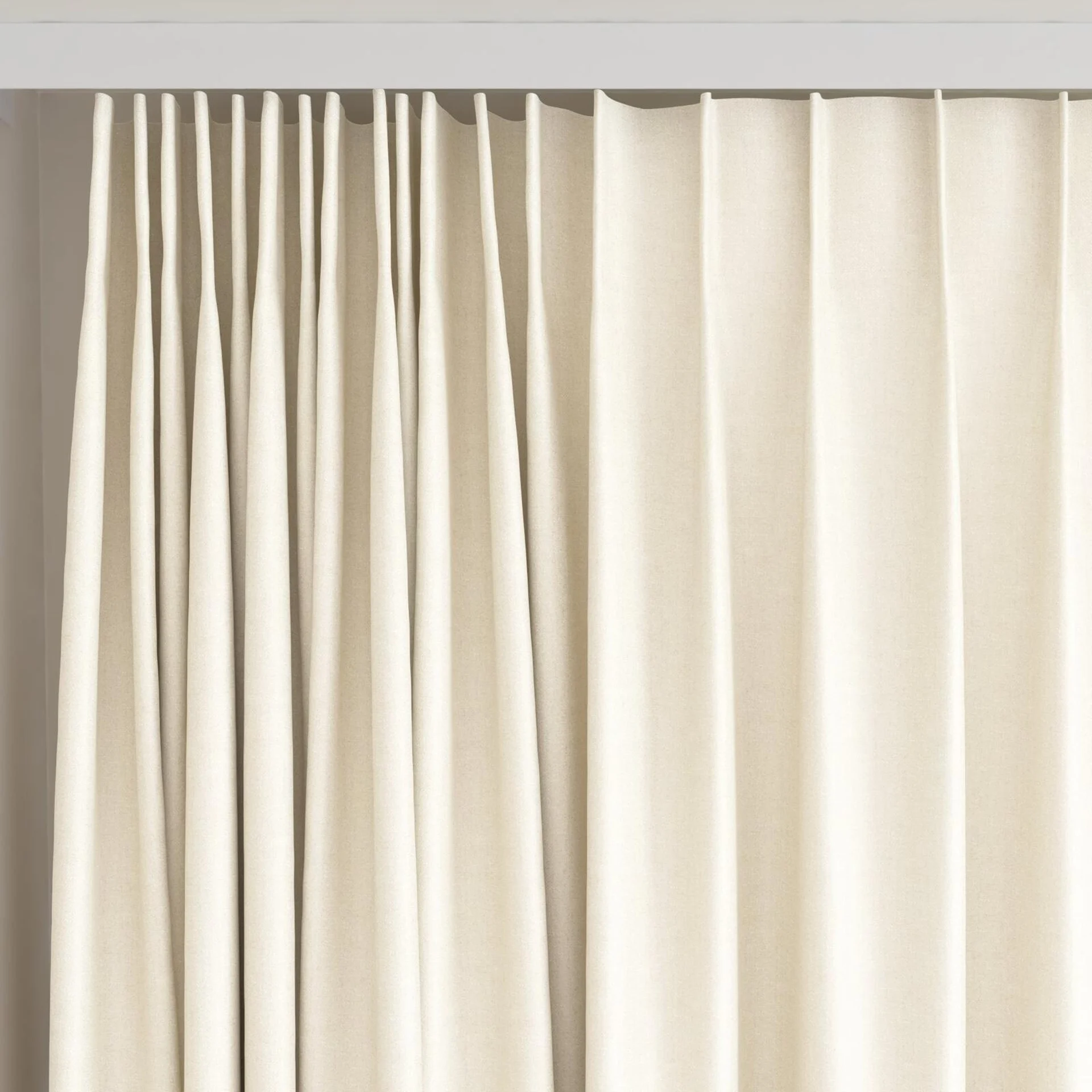 Top view of Excel Oyster, on curtain rail