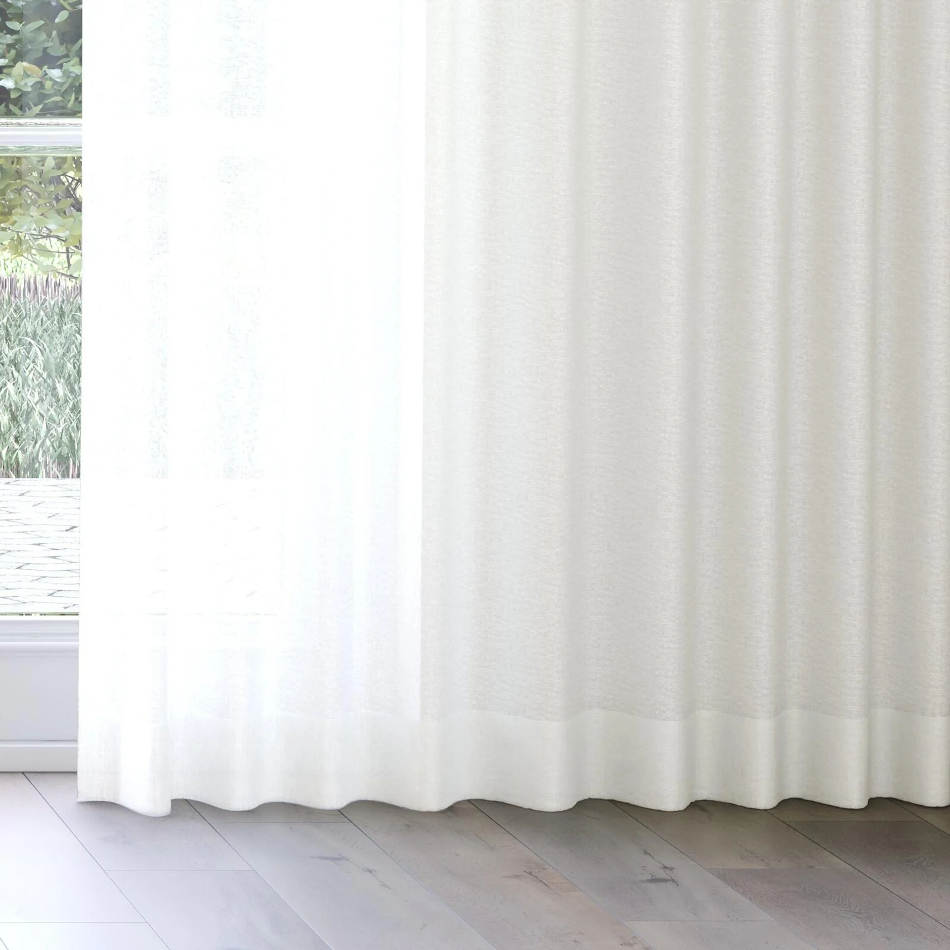 Bottom view of Laconia Air Frost, on curtain rail