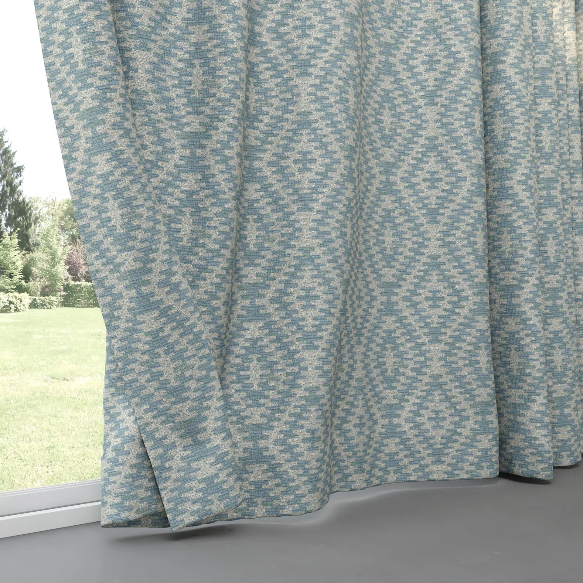 Bottom view of Kaoani Mosaic, pinch pleat