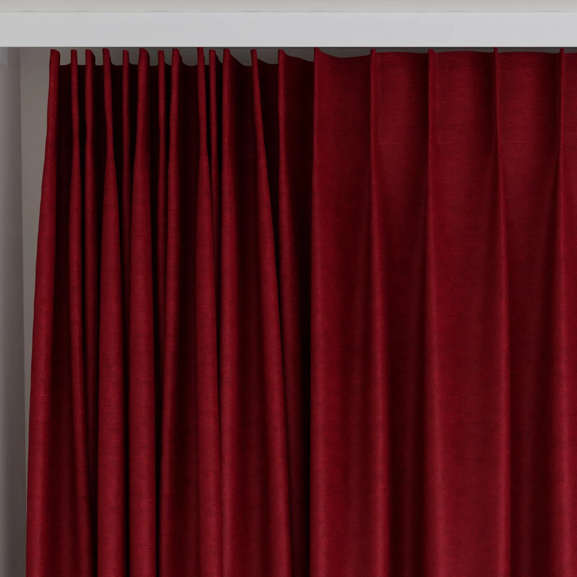 Top view of Baron Bordeaux, on curtain rail
