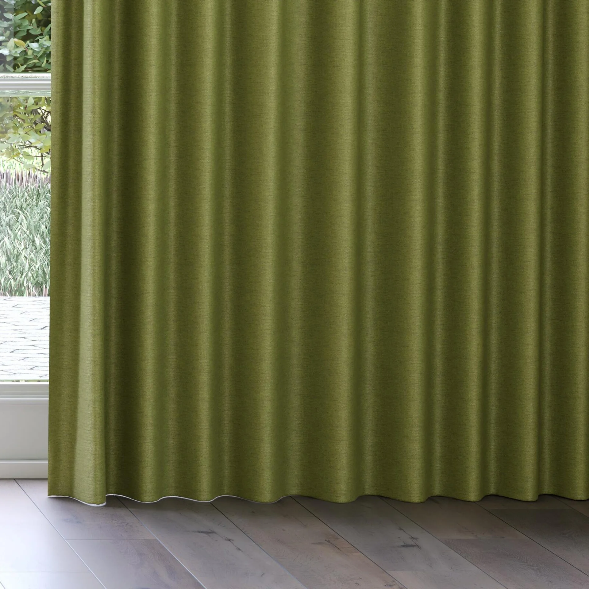 Bottom view of Bravo Lizard, on curtain rail