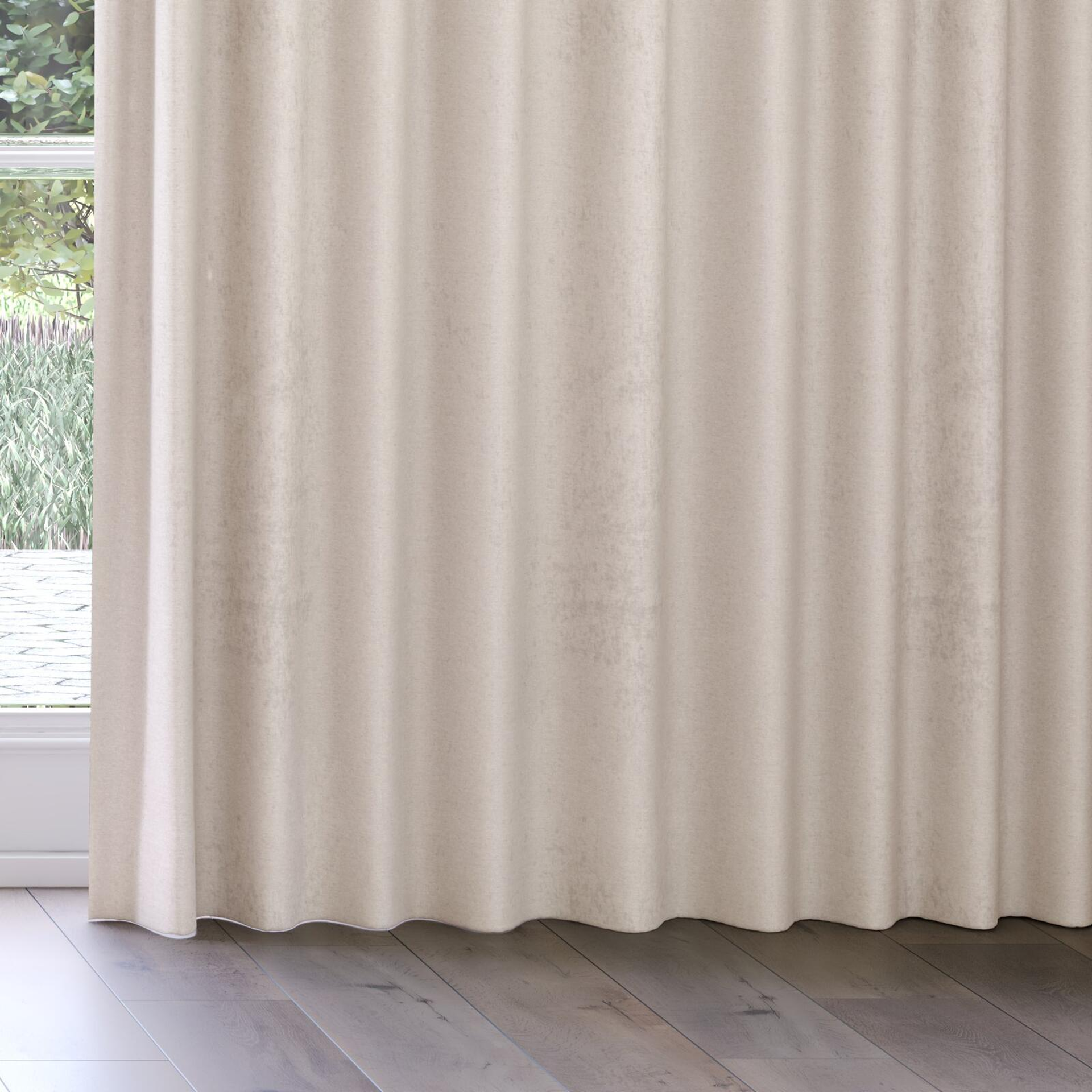 Bottom view of Lambada Gravel, on curtain rail