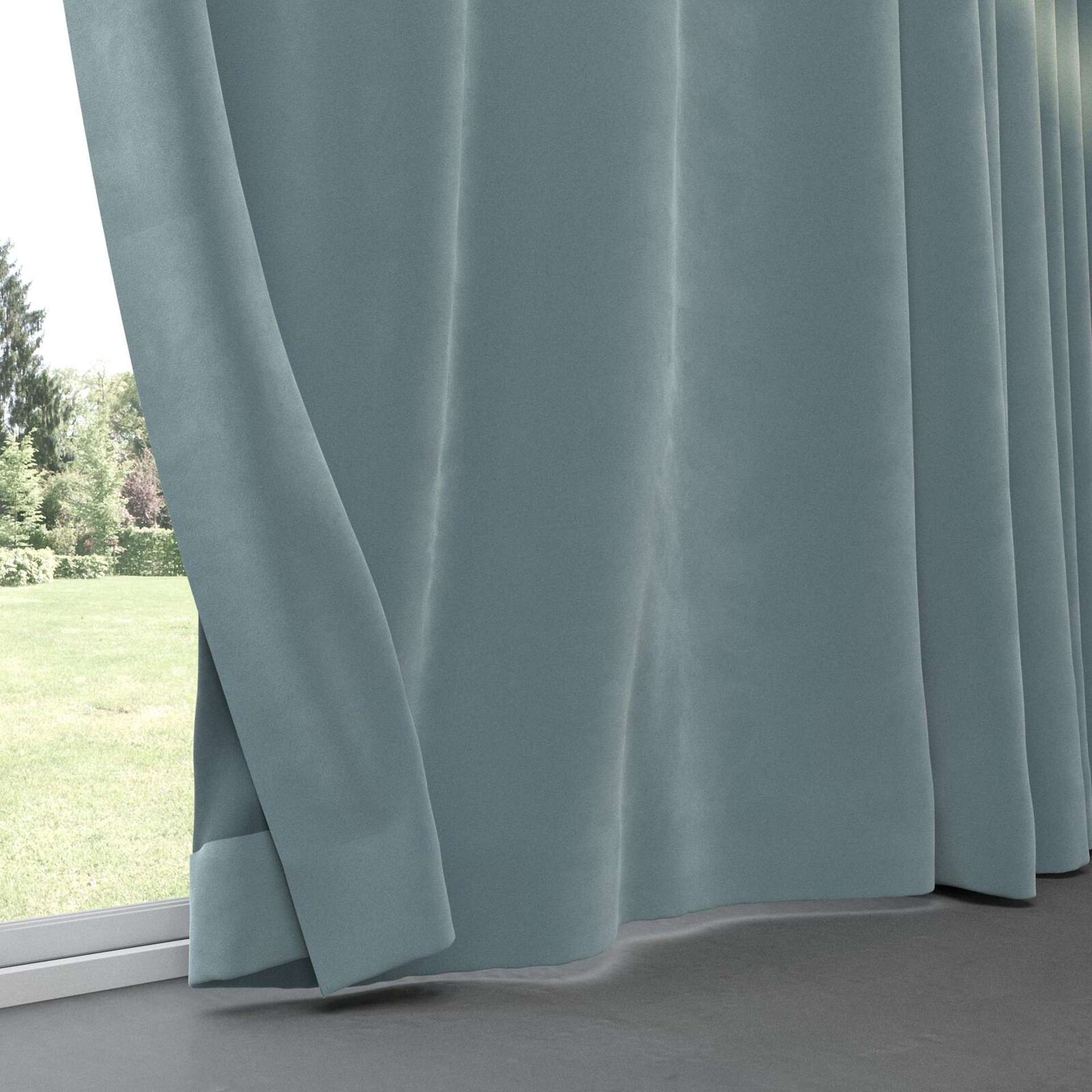 Bottom view of Verbier Aqua, pinch pleat