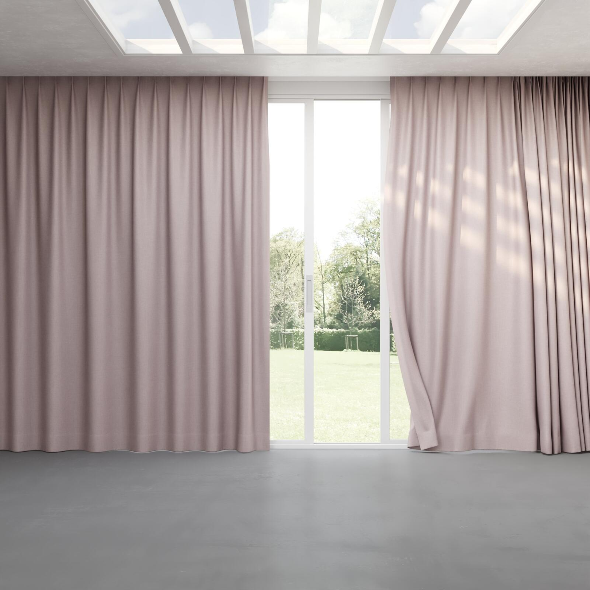 Full view of Cushy Crystal, pinch pleat