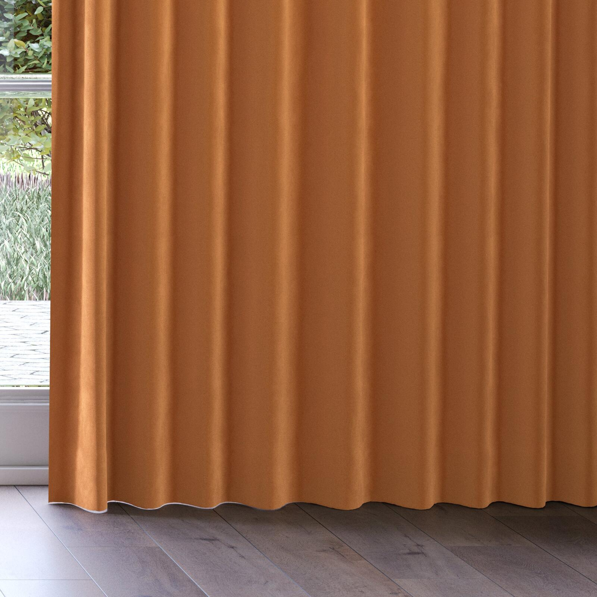 Bottom view of Verbier Terra, on curtain rail