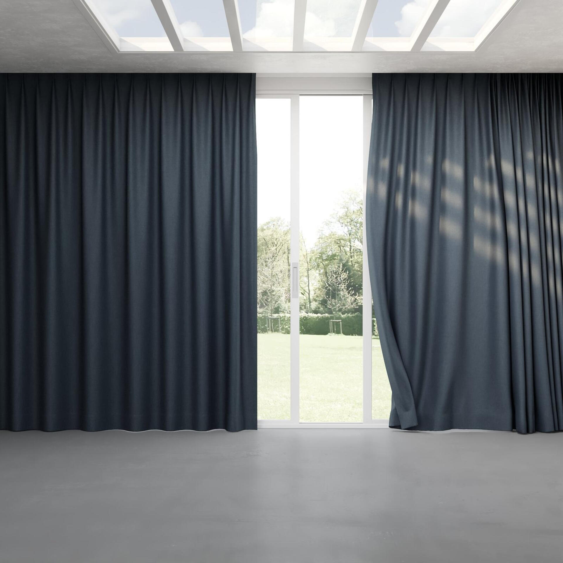 Full view of Perfecto Shadow, pinch pleat