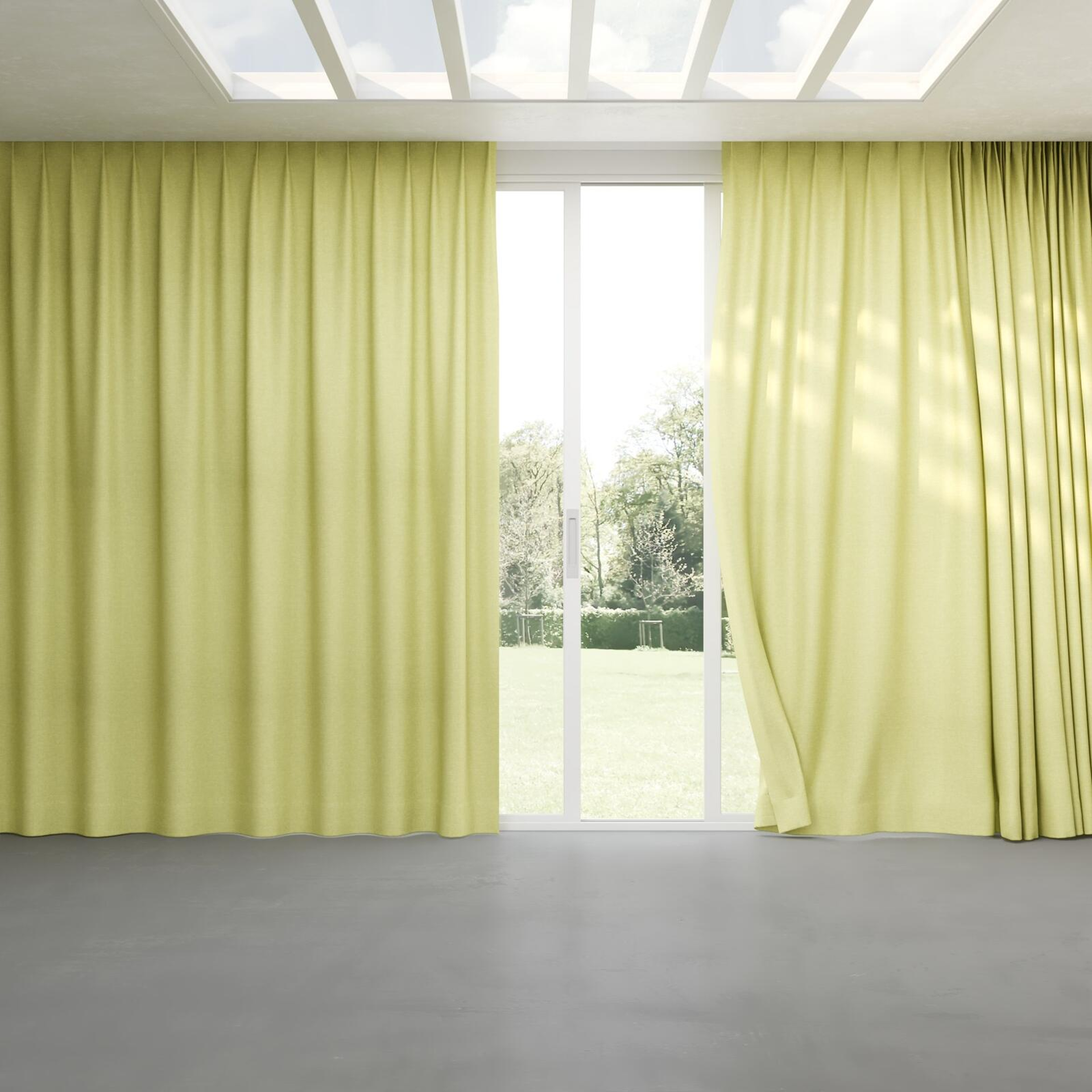 Full view of Goa Oasis, pinch pleat