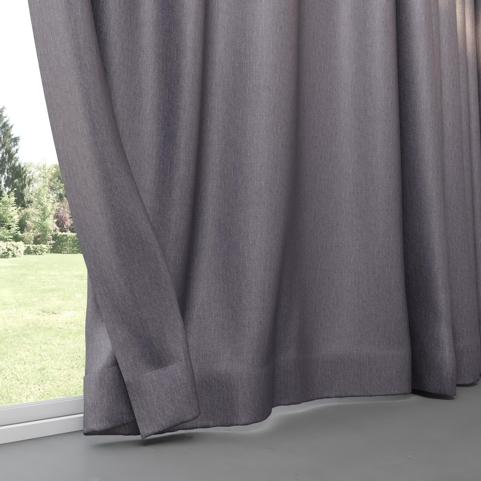 Bottom view of Bavaria Plum, pinch pleat