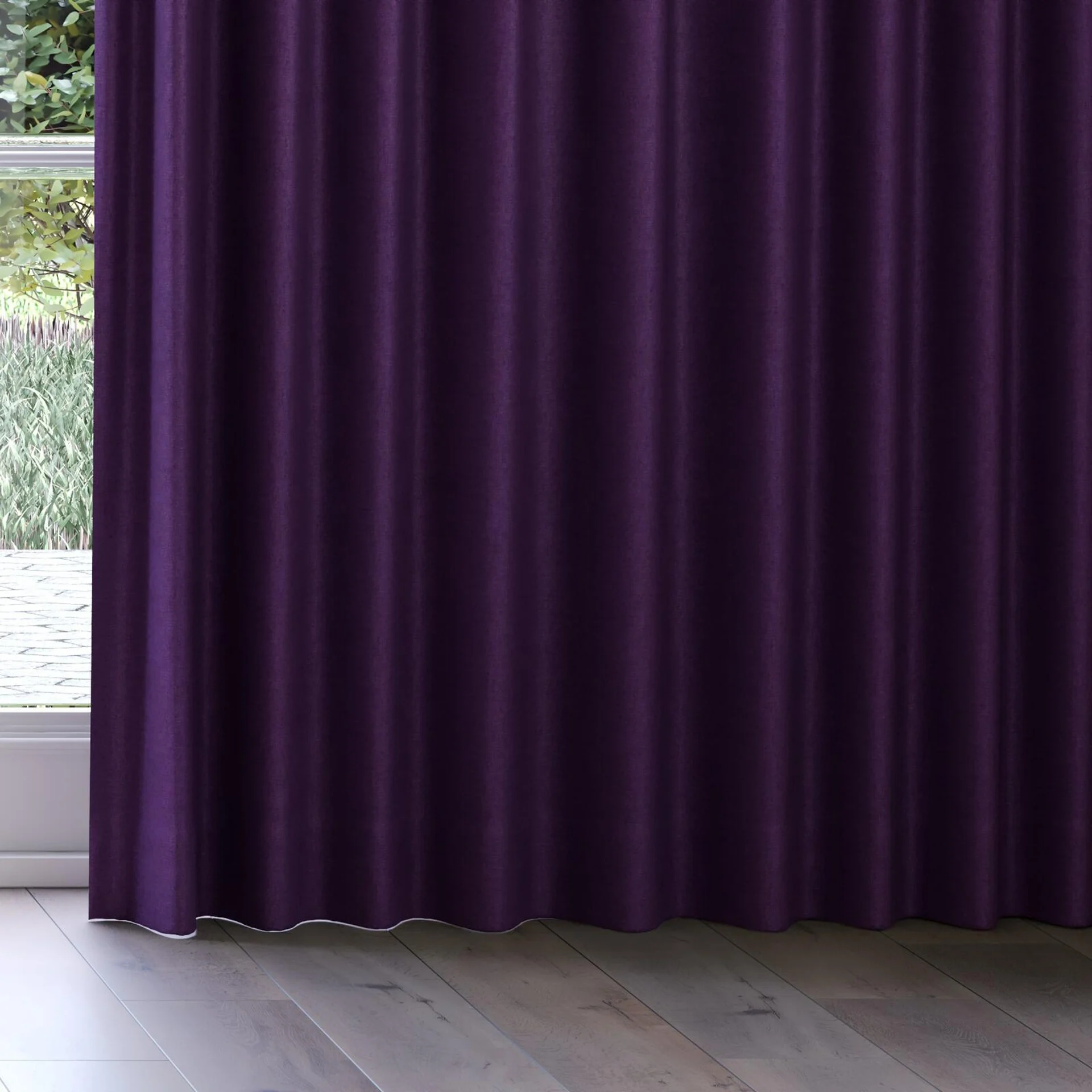 Bottom view of Drama Imperial, on curtain rail