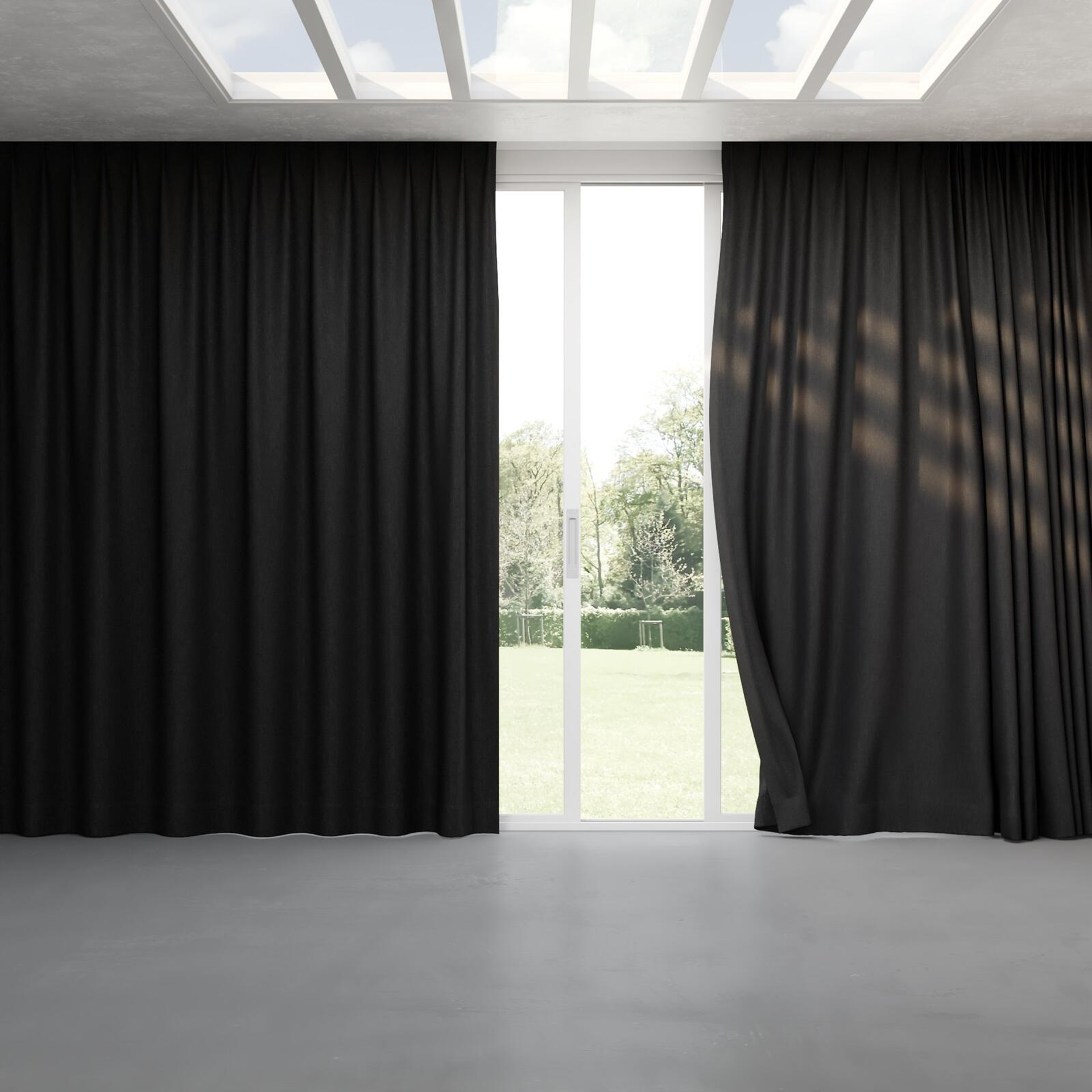 Full view of Bronco Onyx, pinch pleat