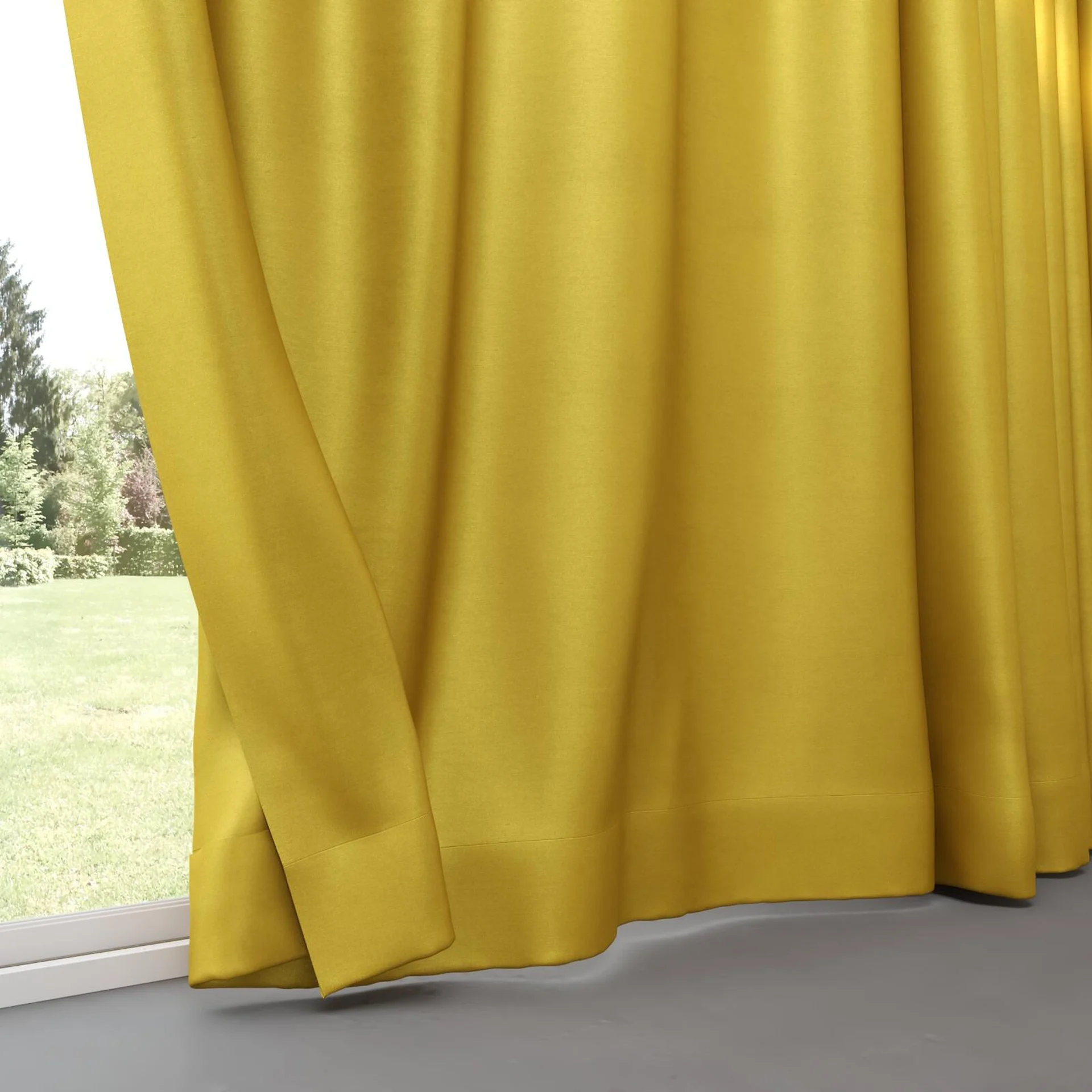 Bottom view of Mont Blanc Sunflower, pinch pleat