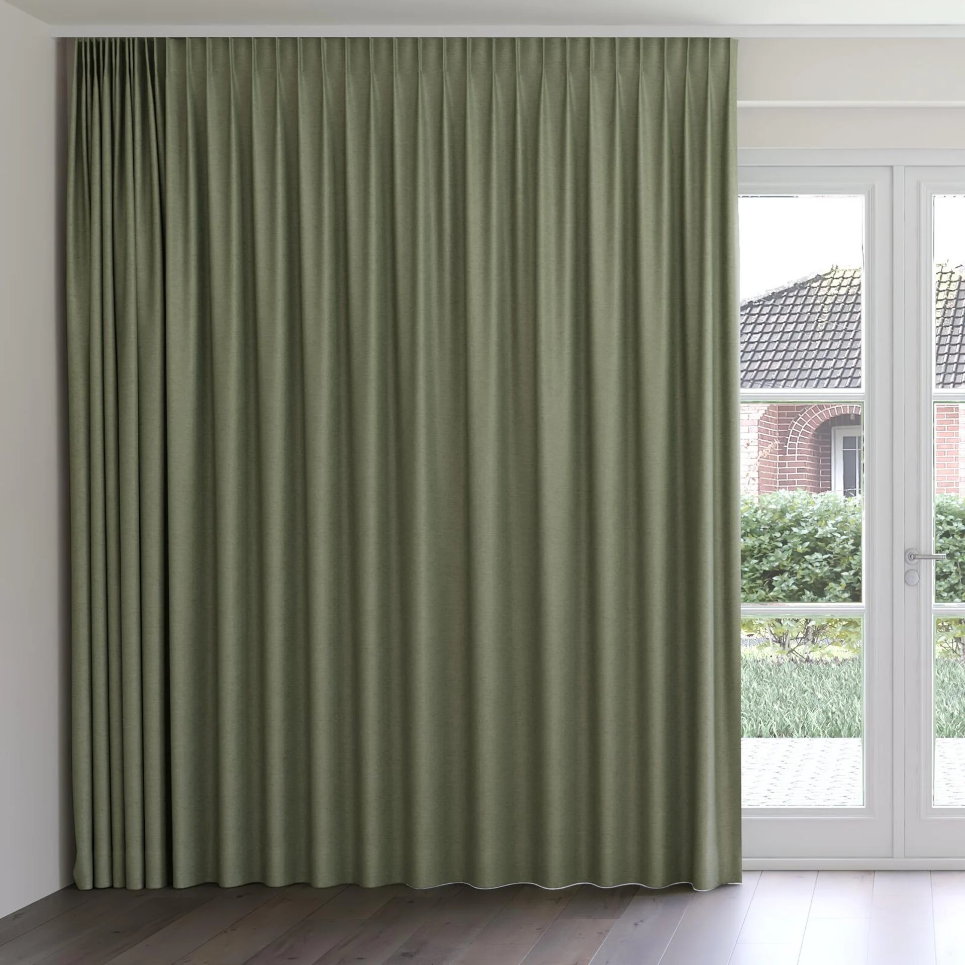 Front view of Bravo Pesto, on curtain rail