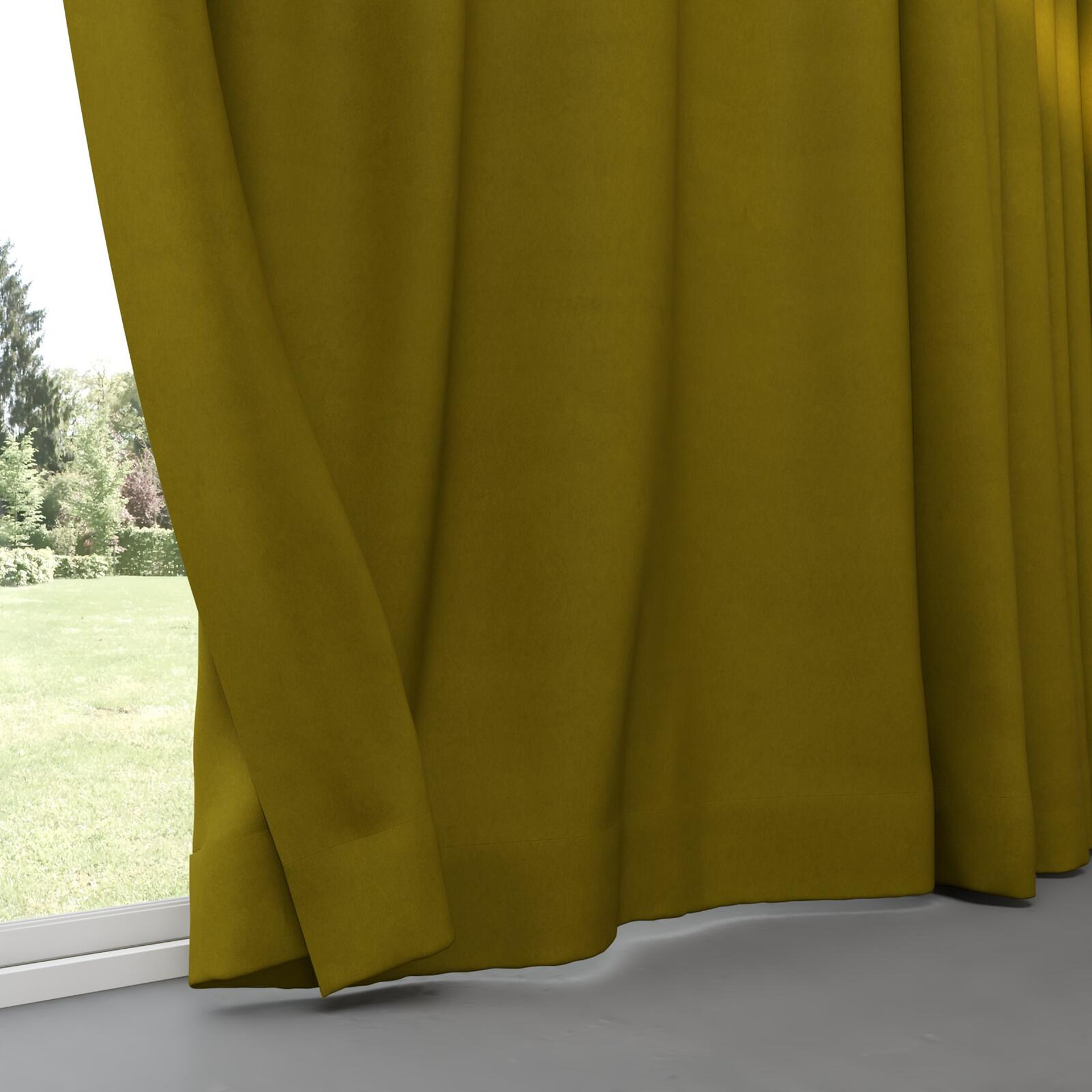 Bottom view of Lech Olive, pinch pleat