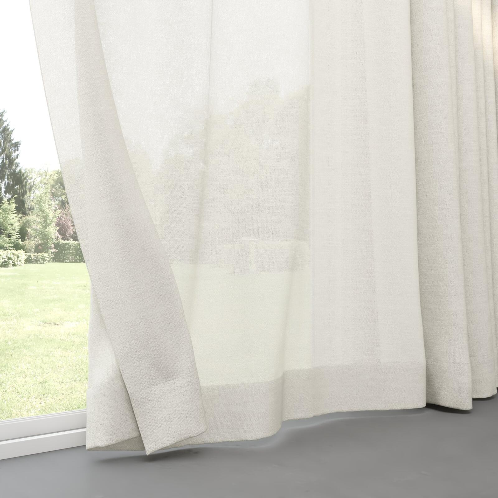 Bottom view of Revel Nougat, pinch pleat