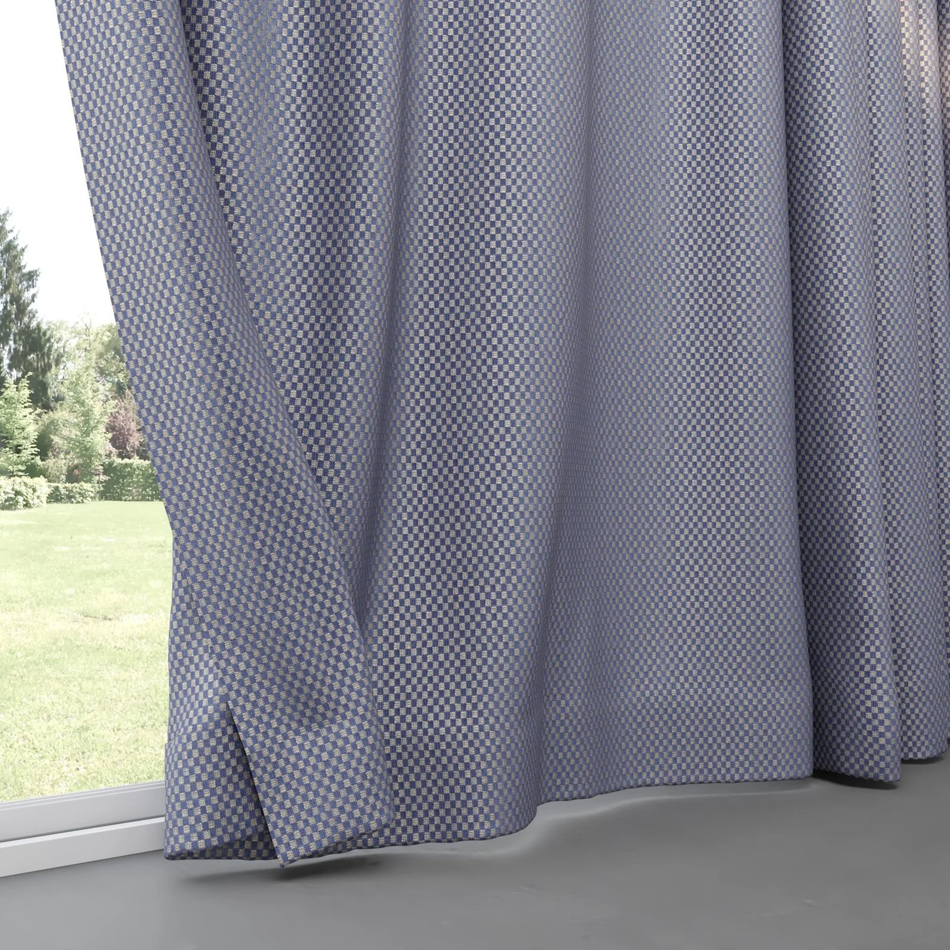 Bottom view of Manalapan Arctic, pinch pleat