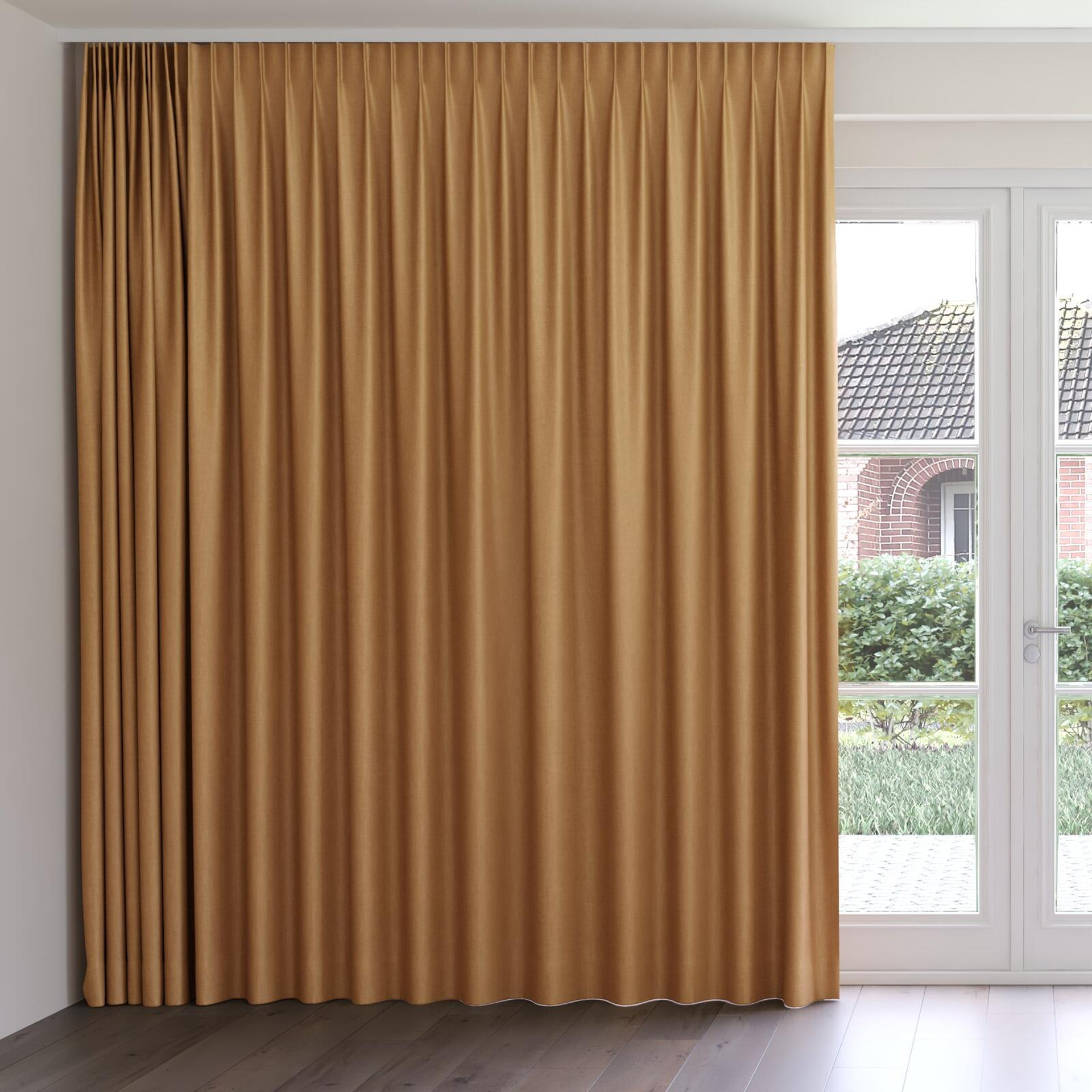 Front view of Bronco Cinnamon, on curtain rail