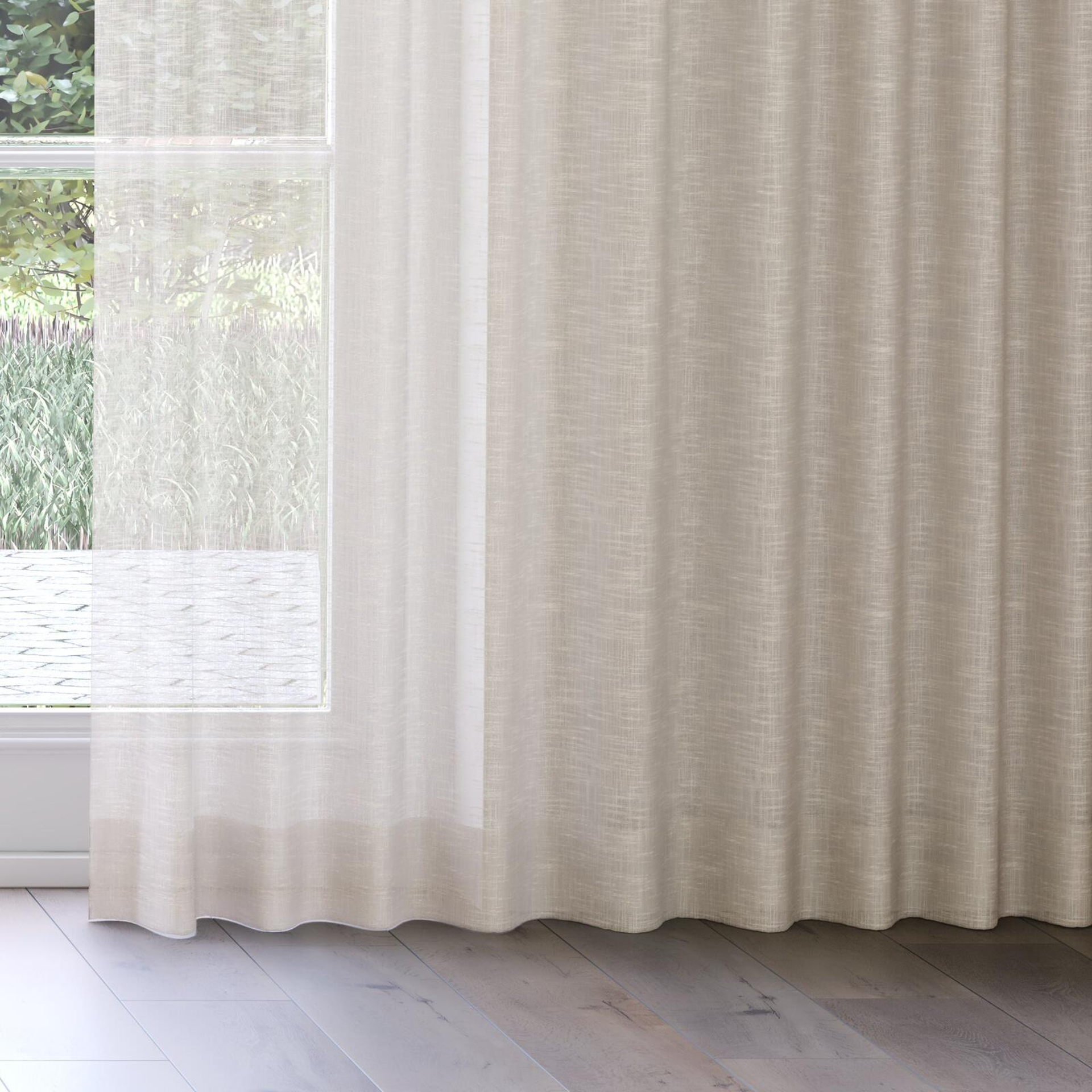 Bottom view of Savina Clay, on curtain rail