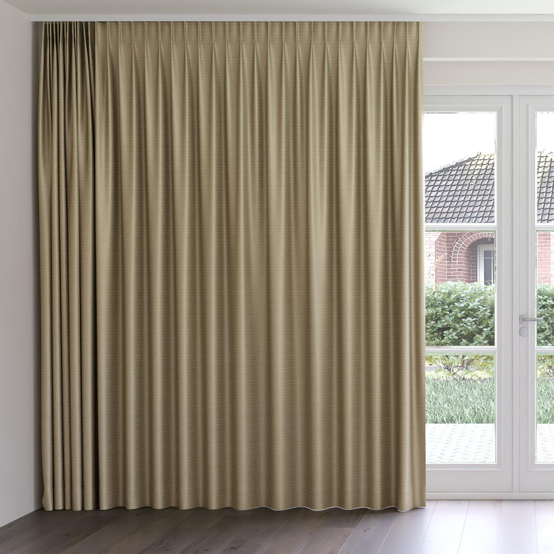 Front view of Silky Oyster, on curtain rail